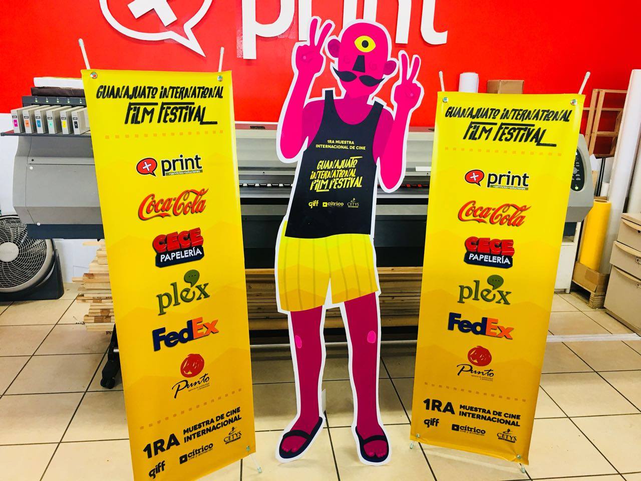 Más Print - X-banner con lona desde $850.00 Figuras de...