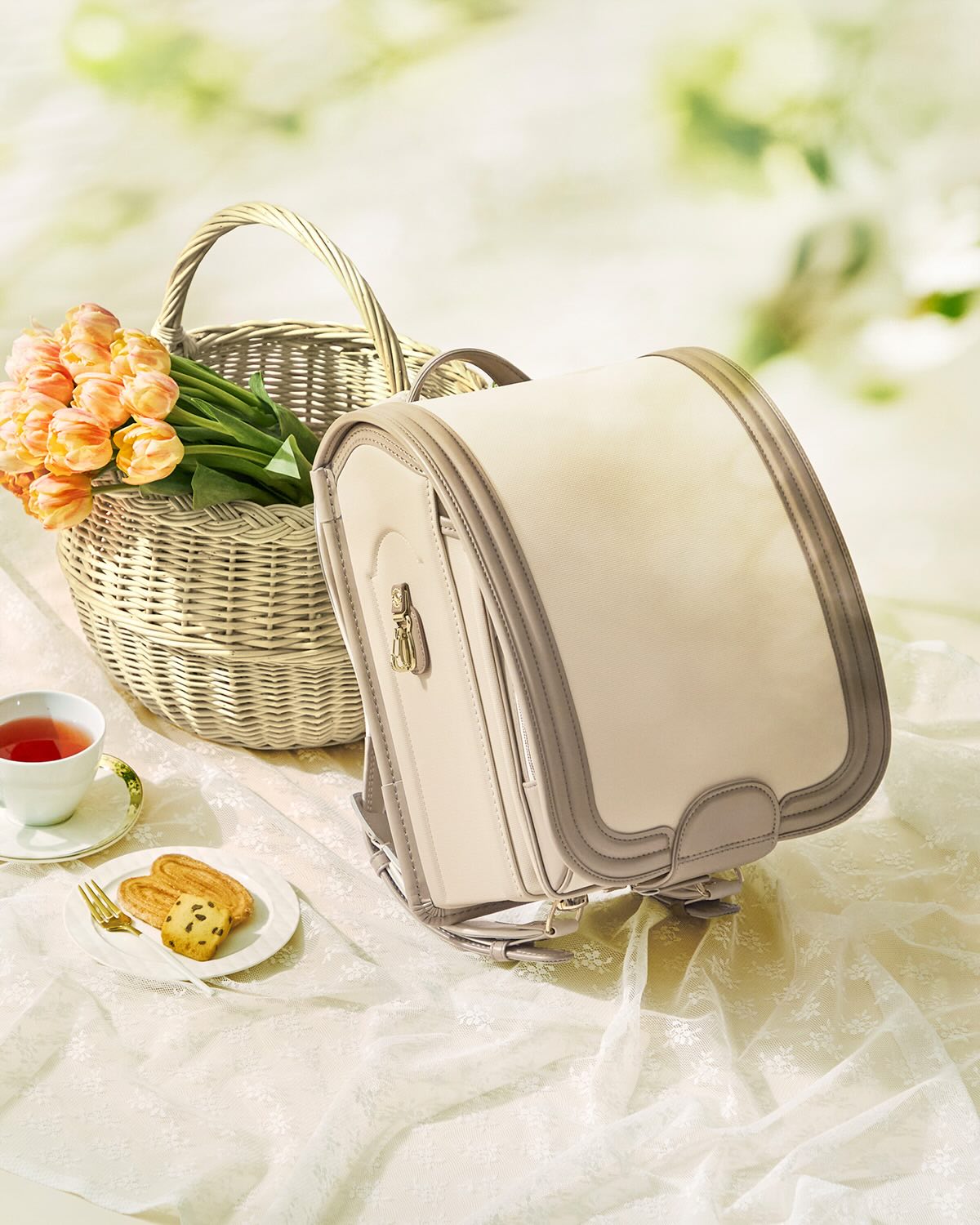 Spring is here!?? ランドセルも春の訪れがうれしいようです 
