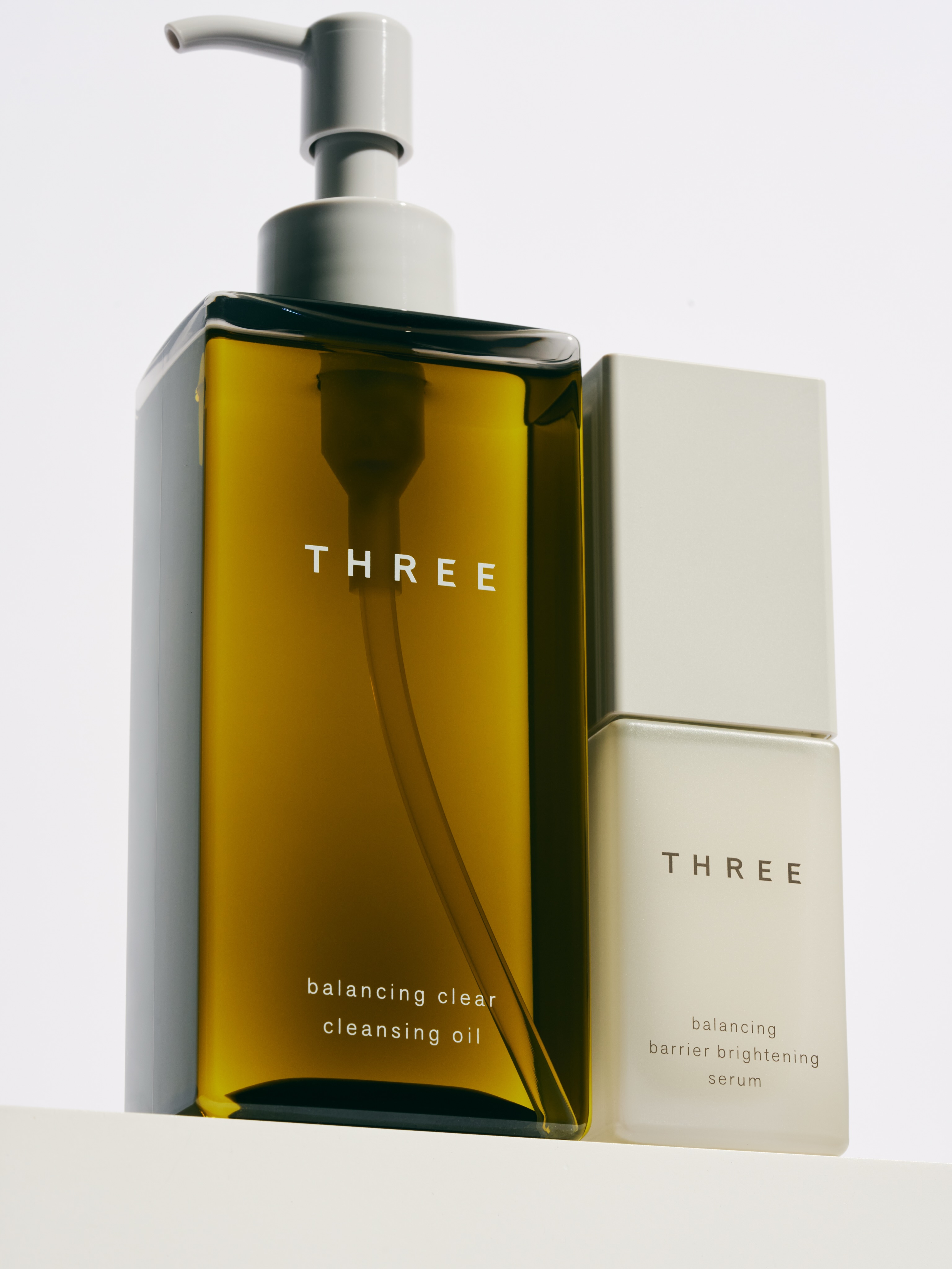 THREE - ＜眩しい季節のUVケアキット登場＞ 4月11日、この夏の到来に 