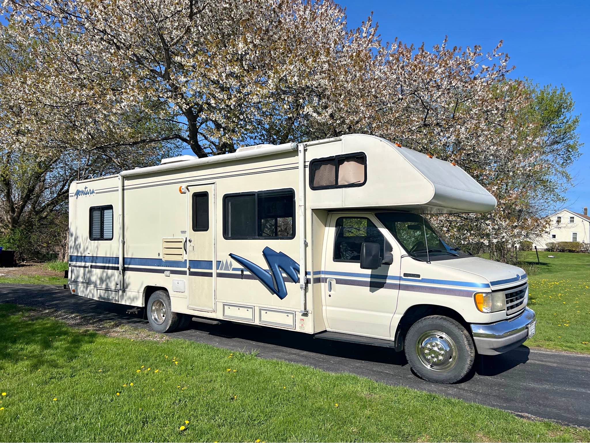 1995 Montara Tioga(by Fleetwood) 31ft. Class C RV. - RVs & Campers ...
