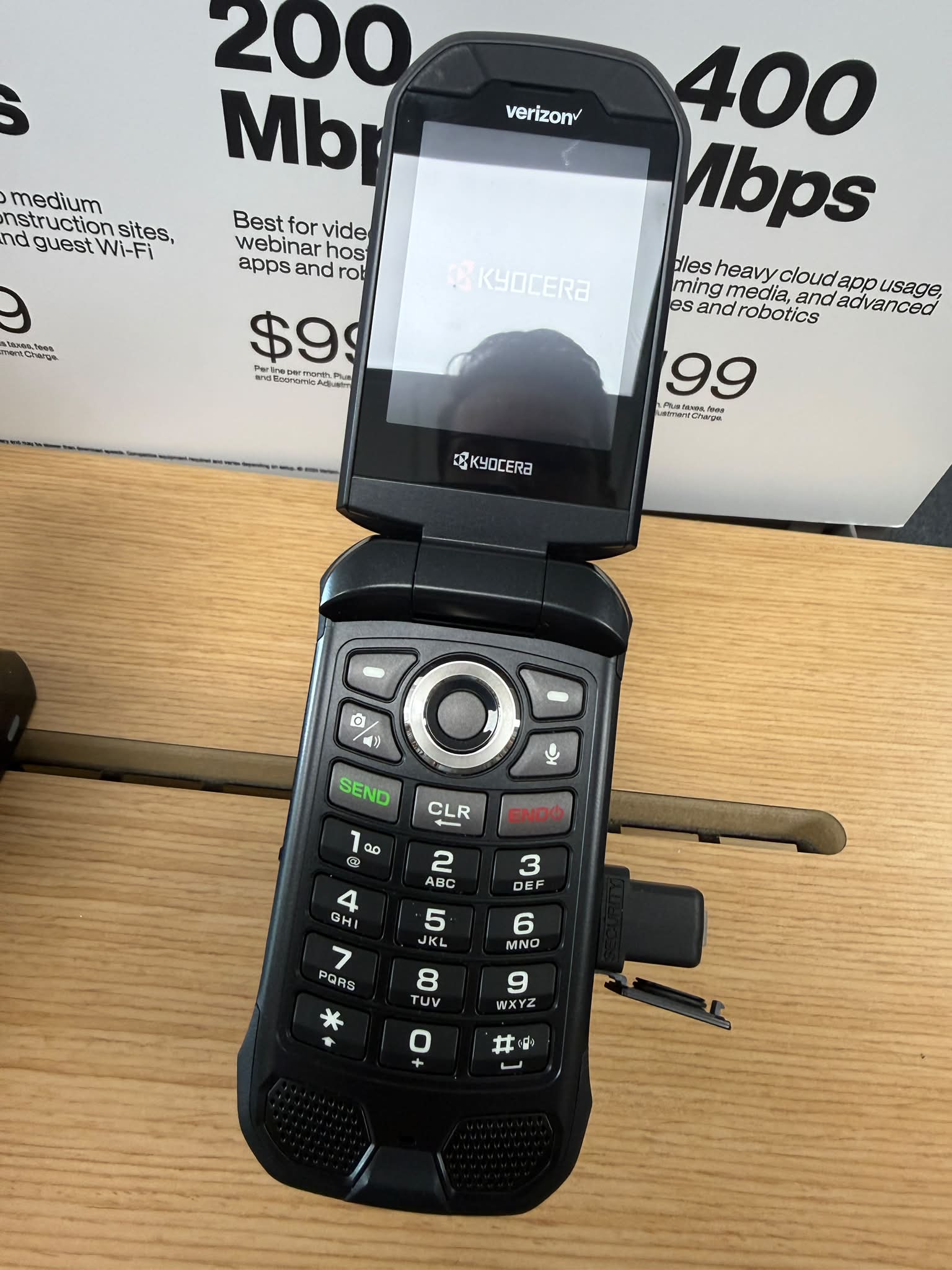 邦楽 We Love Telephones!!! I found one. These “old school” phones still exist.