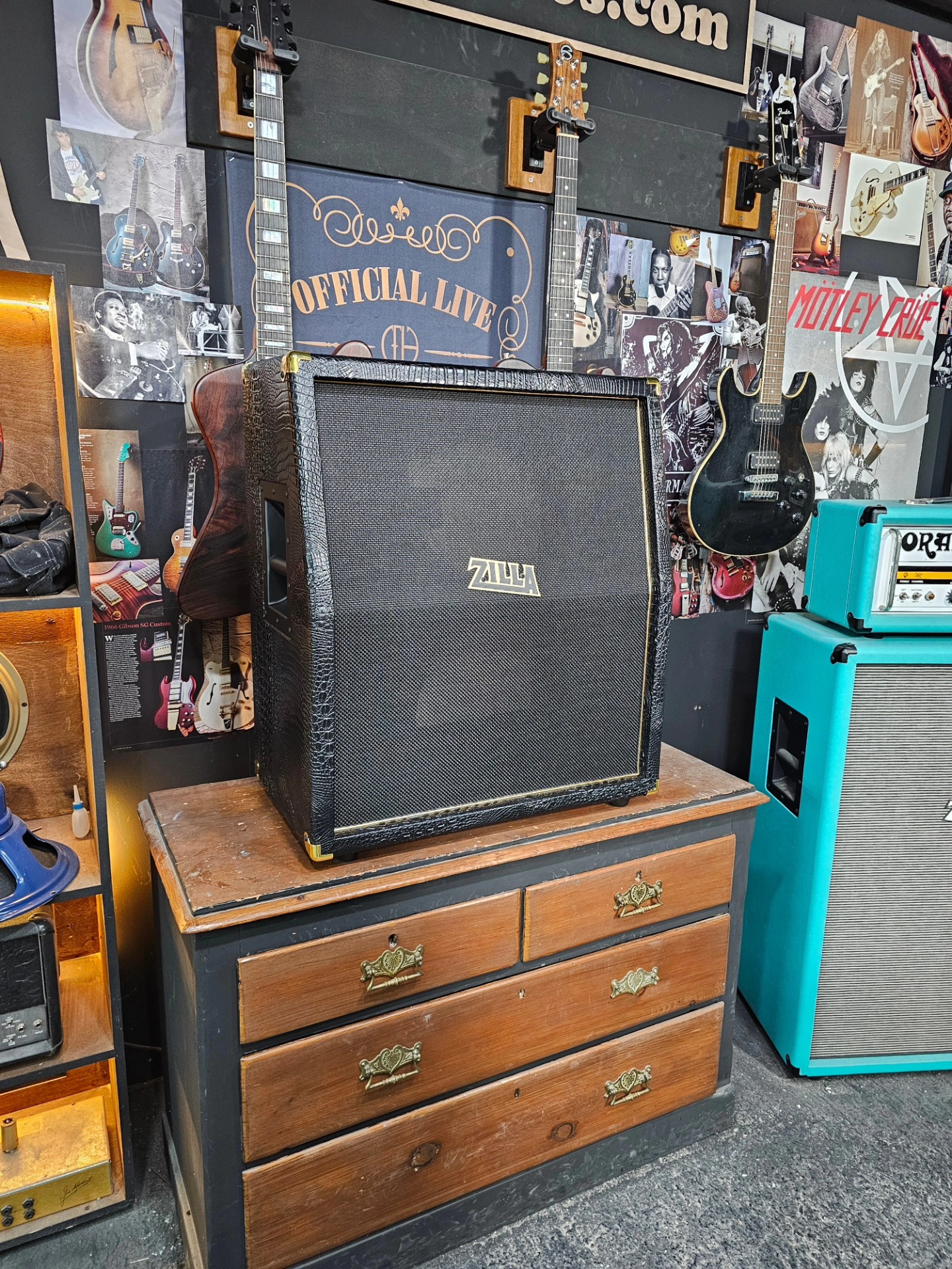 Black croc Big Block 2x12 ready to rock. well when it's loaded