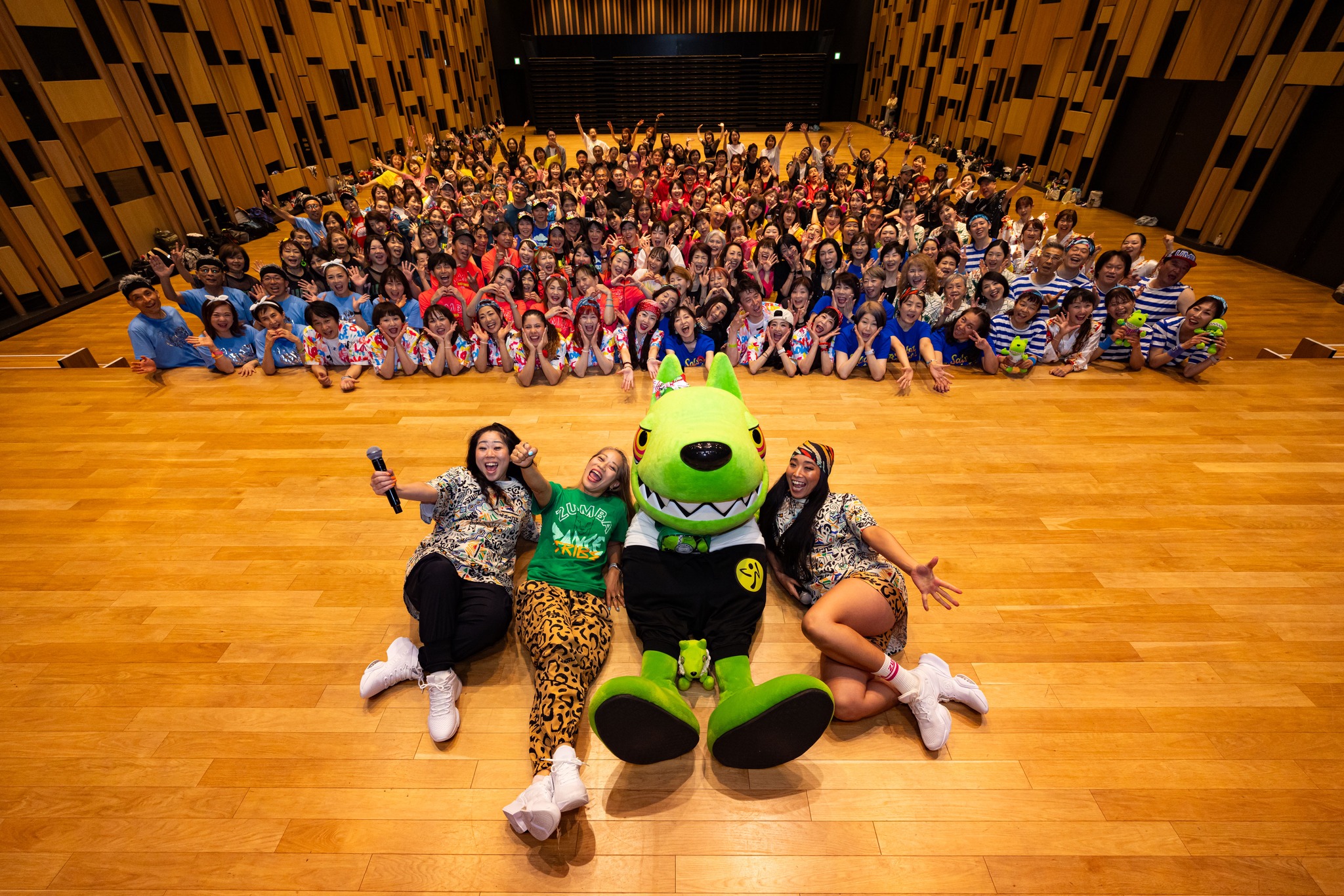 2026 新作 使用1回 正規品 ZUMBA/ズンバ 人気 フーディー トップス
