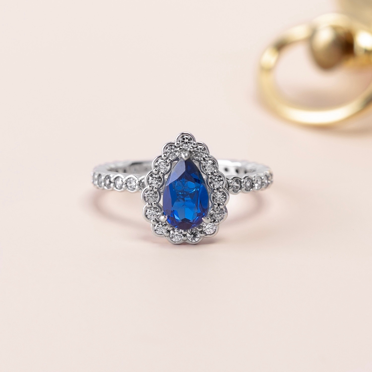 Merii Jewelry - Freshen up the whole room with this Fancy...