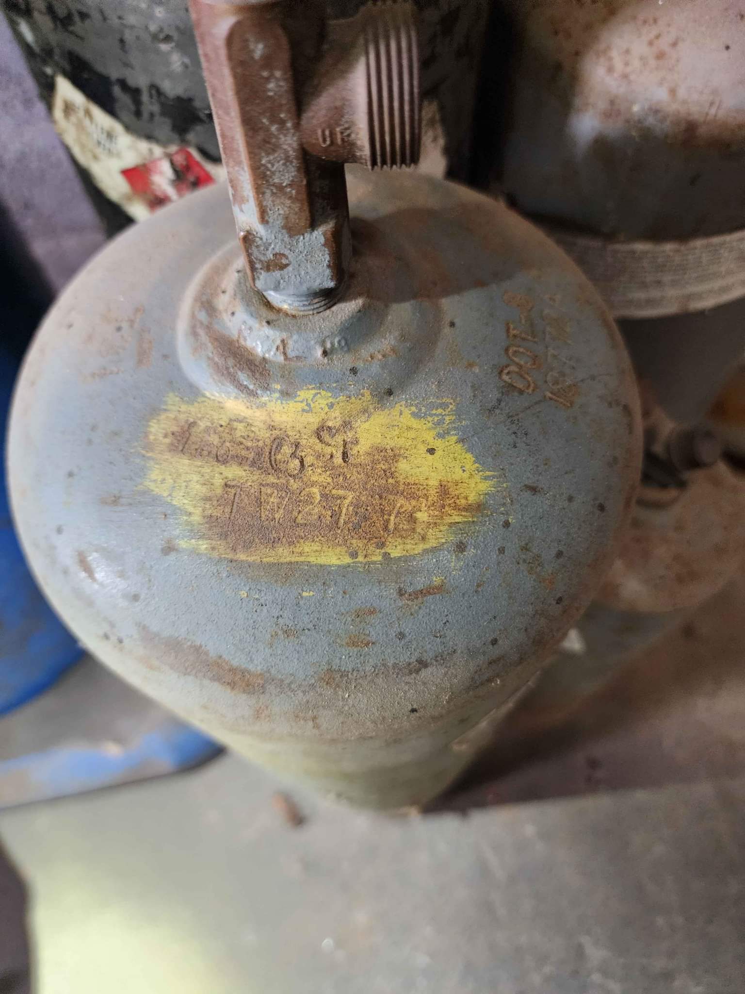Acetylene b tanks - Respiratory Care - Forbes Road, Pennsylvania ...