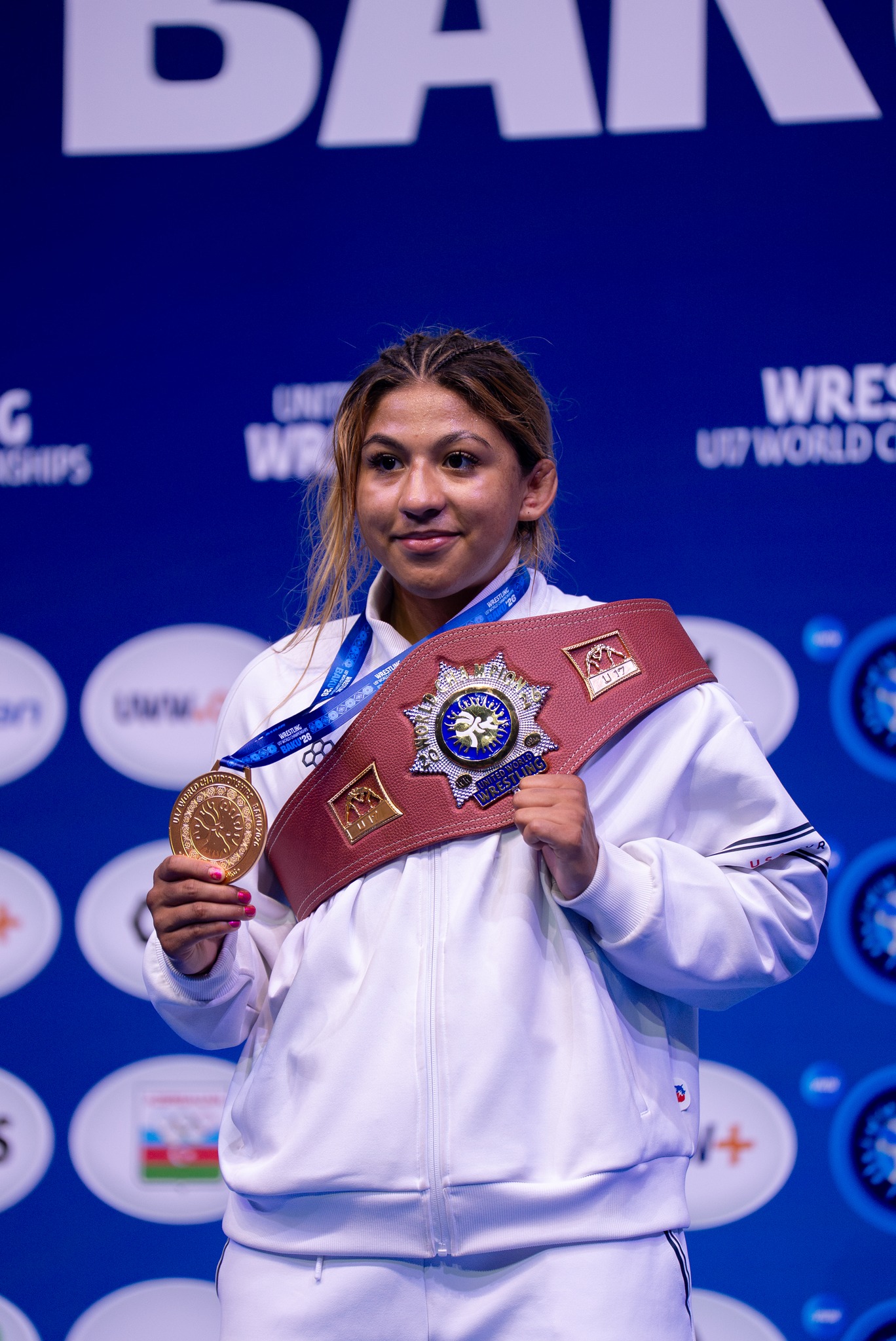 Taina Fernandez earns the gold medal at 69 kg at the U17 World