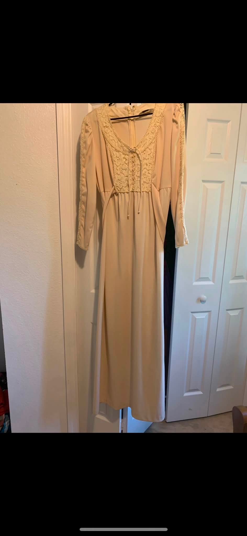 Vintage Jc penny peasant dress with lace design