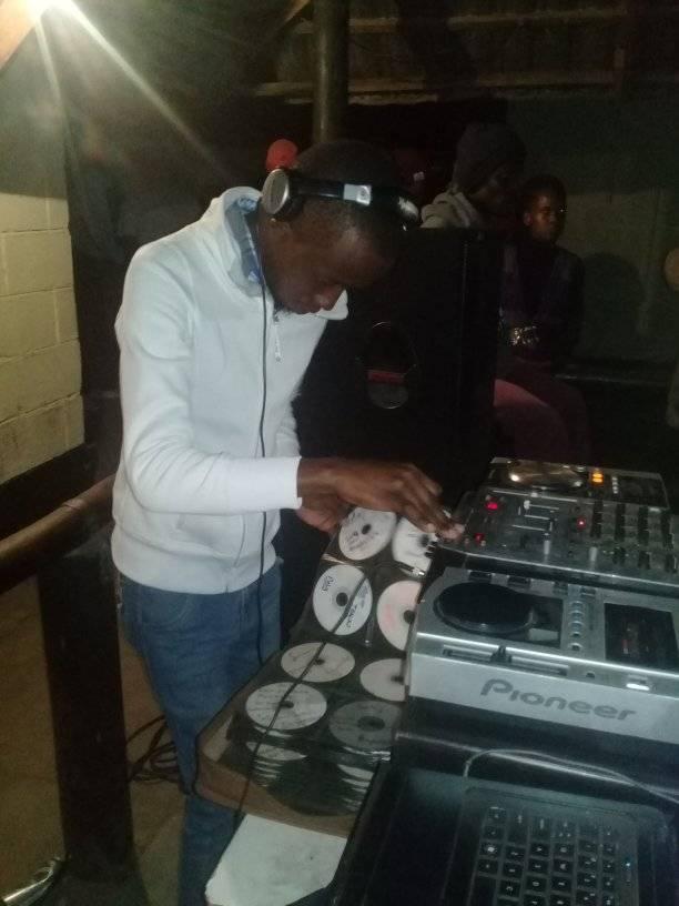 LOCAL MIX ,WITH (Dj Polyester) TuesdayS | Facebook