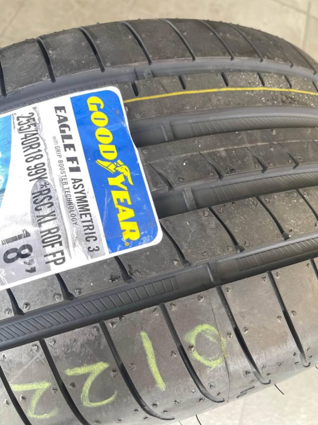 255/40/18 GOODYEAR EAGLE F1 ASYMMETRIC 3 RFT YEAR 2022 . . 1pcs