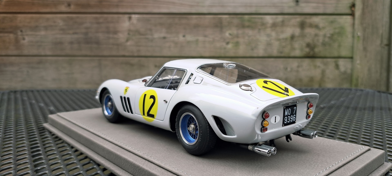 My 1/64 custom Ferrari 250 GTO with outstanding diorama at TCM