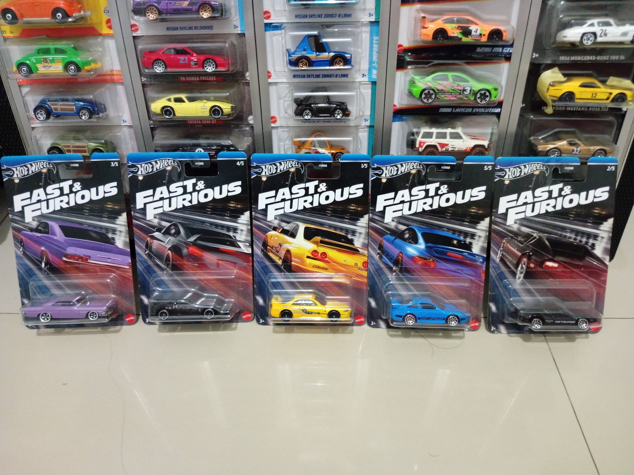 Izin sale, Set fnf villan 310 Set fnf racing course 320 Set fnf