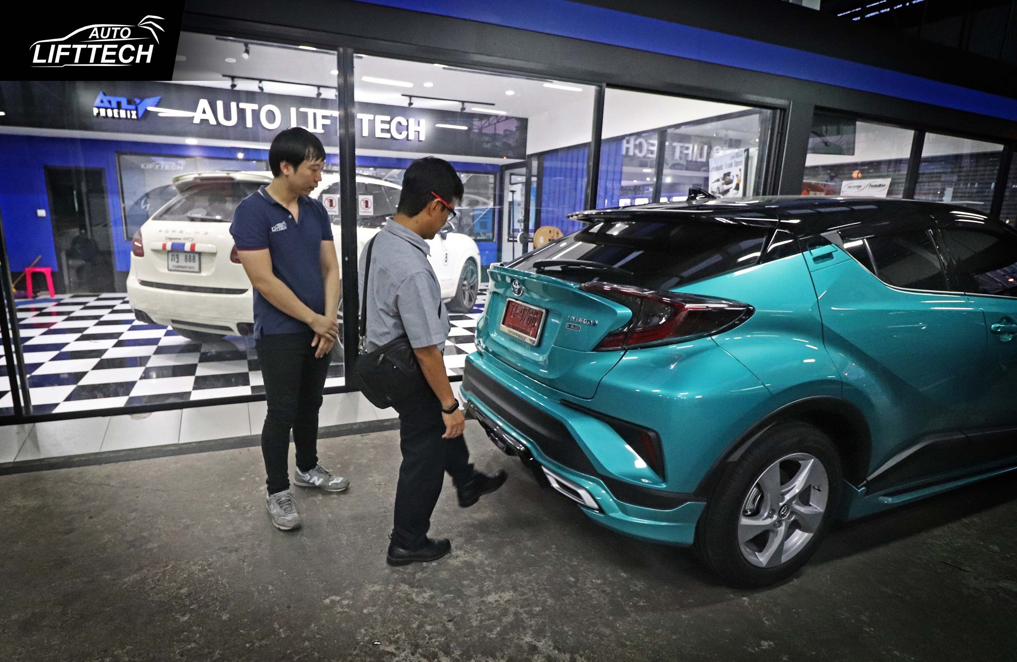 AUTO LIFT TECH - 🚗 ฝาท้ายไฟฟ้าตรงรุ่น TOYOTA CH-R🚗... | Facebook
