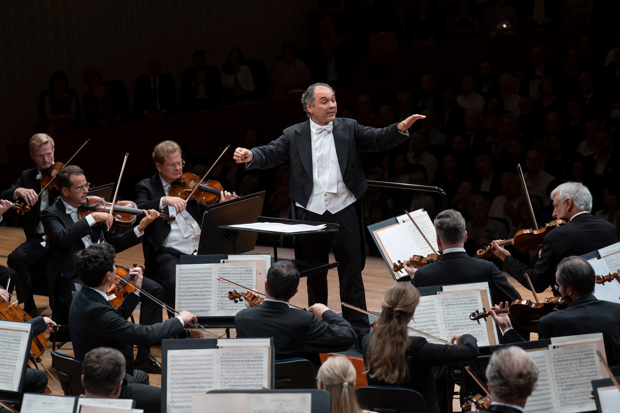 Vienna - CD release: VPO Special Annual Edition 2015 - MAAZEL This