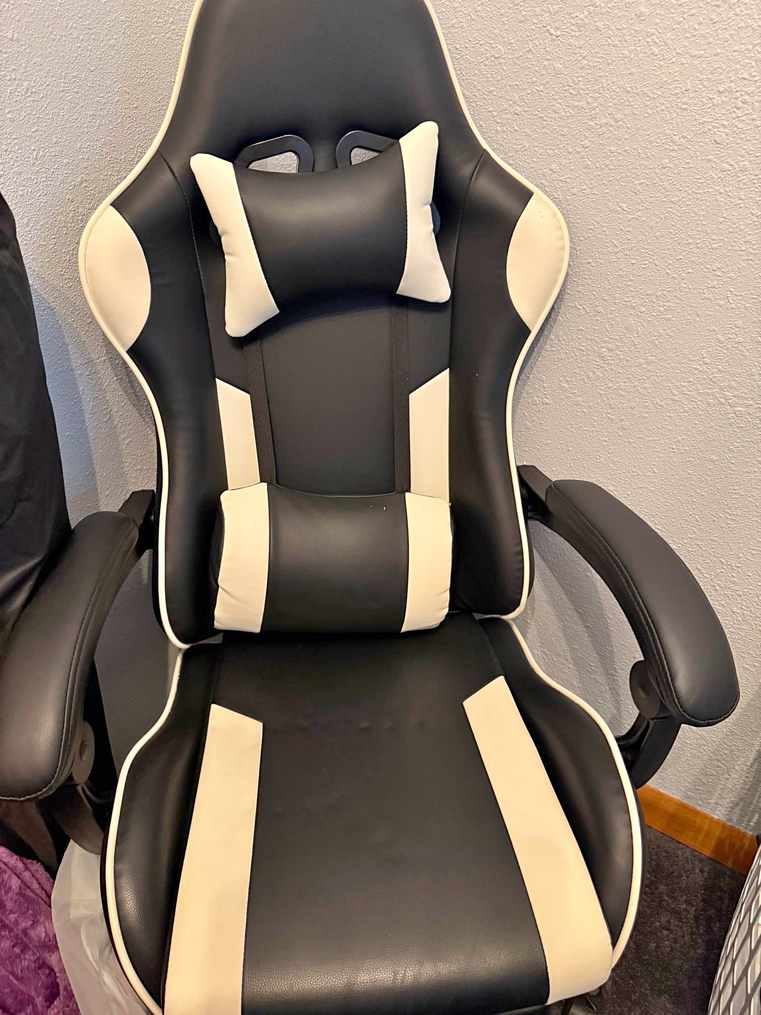 Set of 2 Gaming Chairs - Office Chairs - Portland, Oregon | Facebook ...