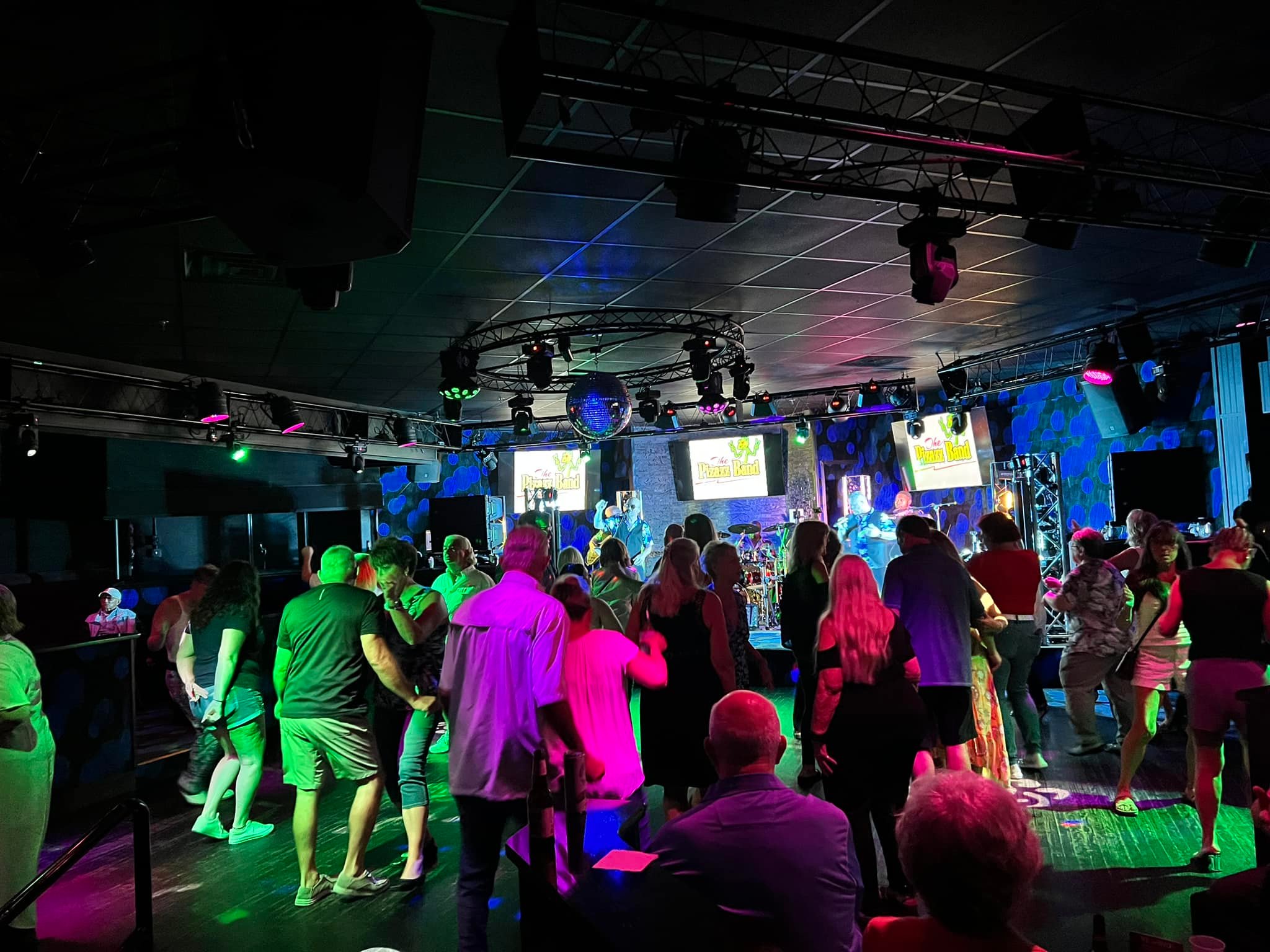 club 3001 dress code Fun crowd @ tonight! 🎶🎶🎶 Bourbon cowboy