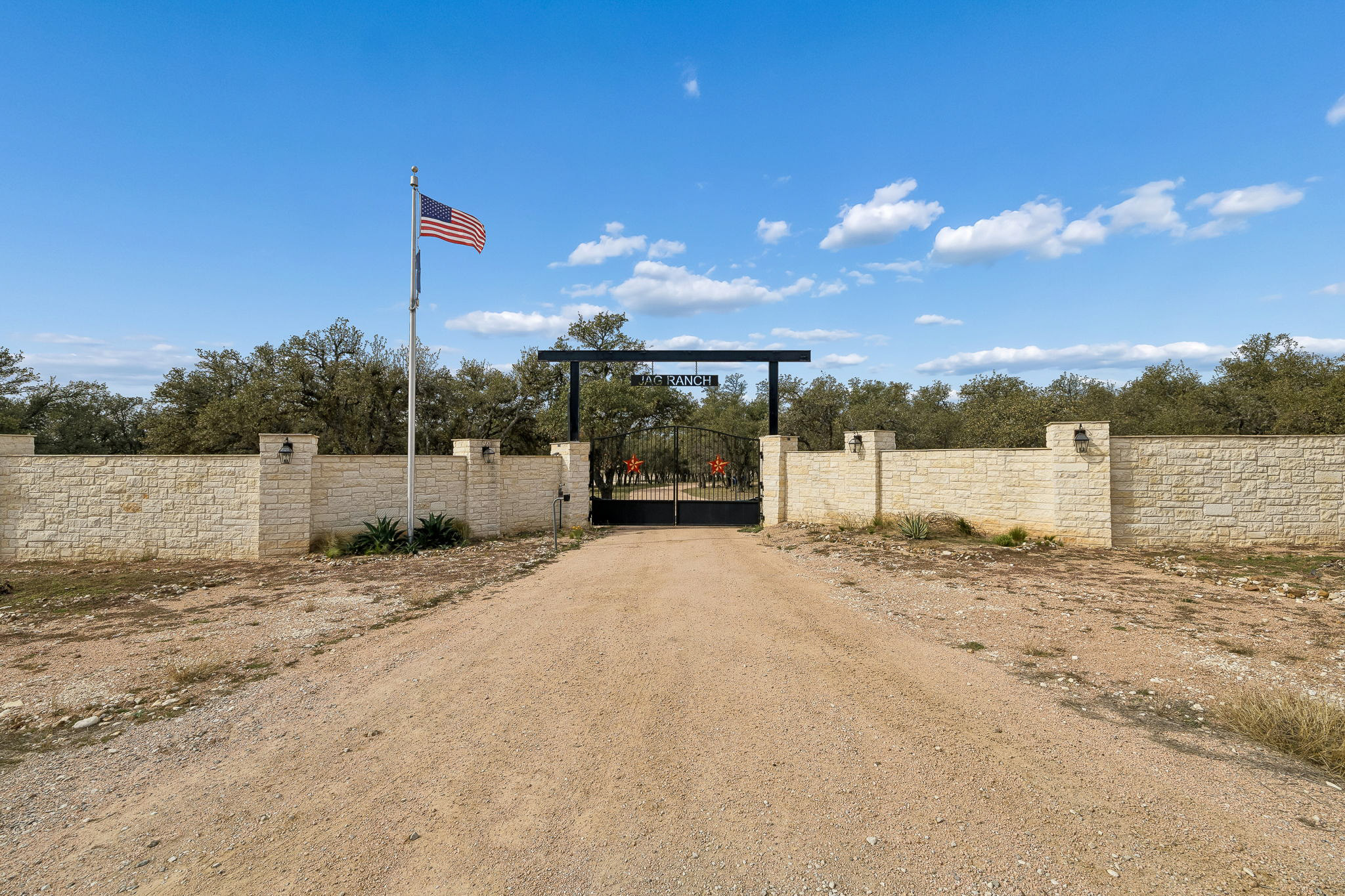 Texas - NEW LISTING ⎮ JAG Ranch ⎮ 58.43± Acres Privately tucked away on ...