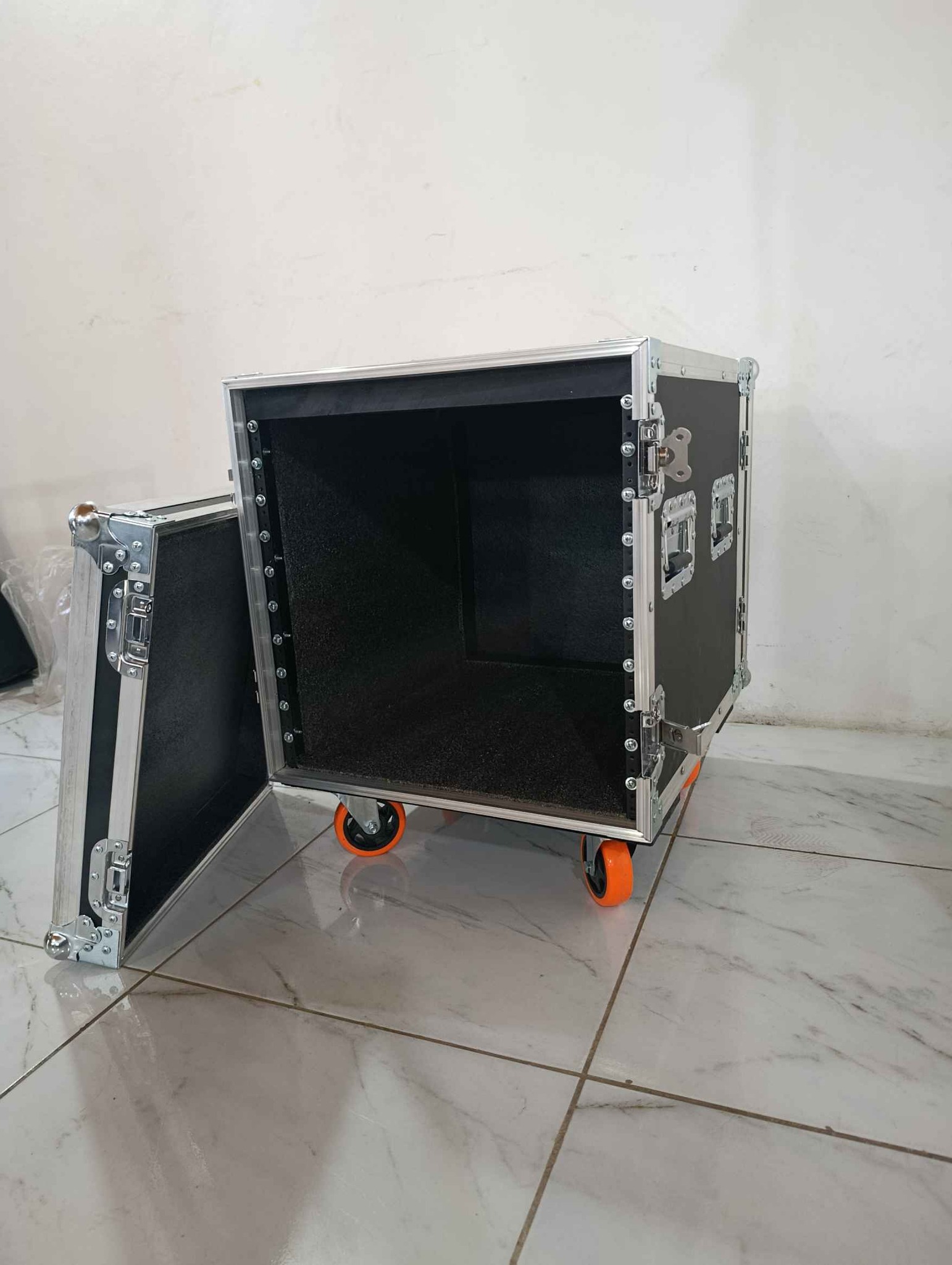 Anvil rack - Amplifier Bags, Cases & Covers - San Francisco Solano ...