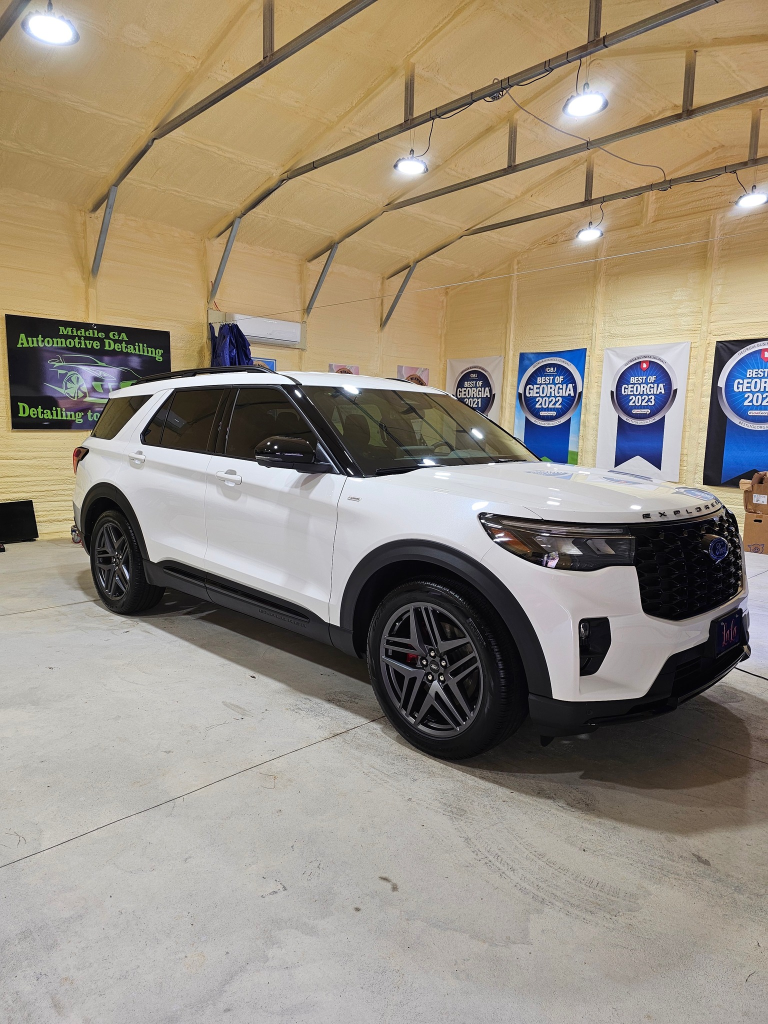 Middle - 💥2025 FORD EXPLORER 💥 Full exterior and interior Ceramic ...