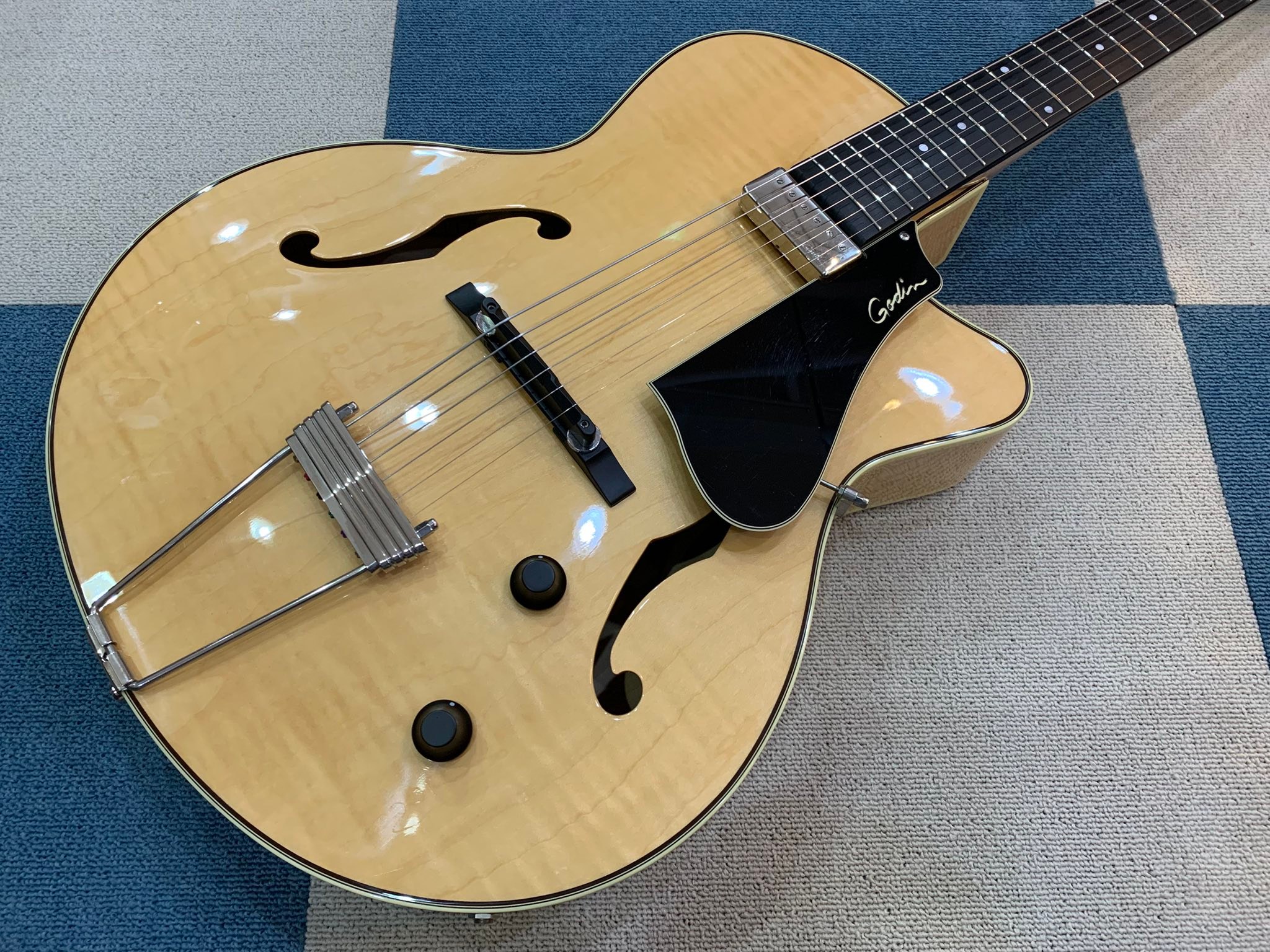 USED Godin 5th Avenue Jazz Natural Flame 販売価格 ¥143,000(税込 