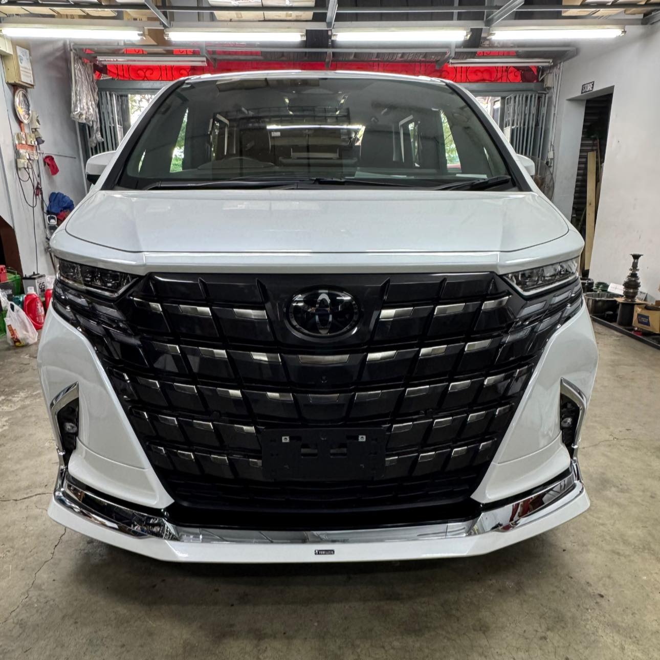 NS motorsport - Toyota Alphard convert Century Hawk... | Facebook