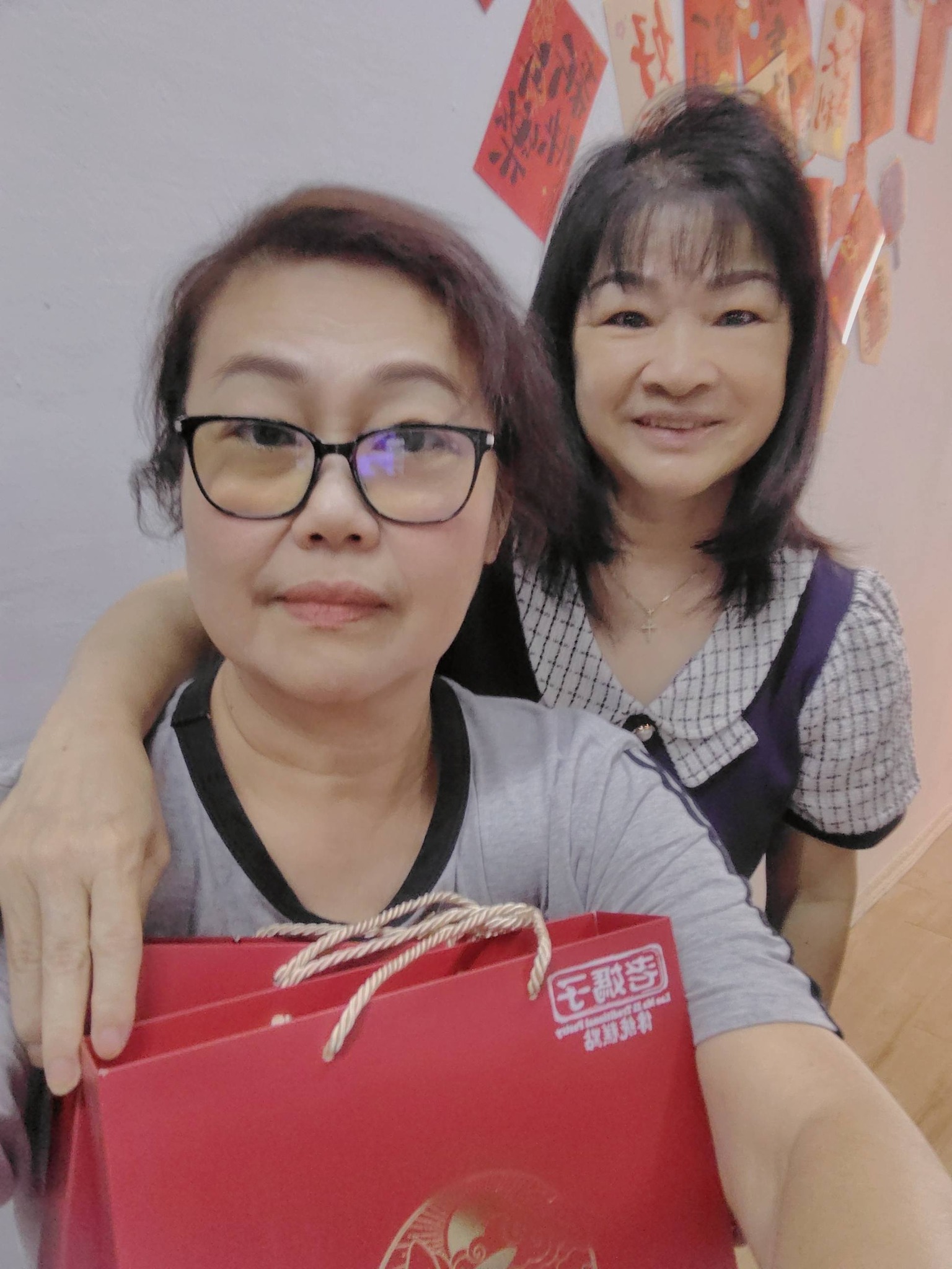 大家好。。 今天很荣幸见到师姐。。😍 来自我爱下厨。。 老妈子月饼