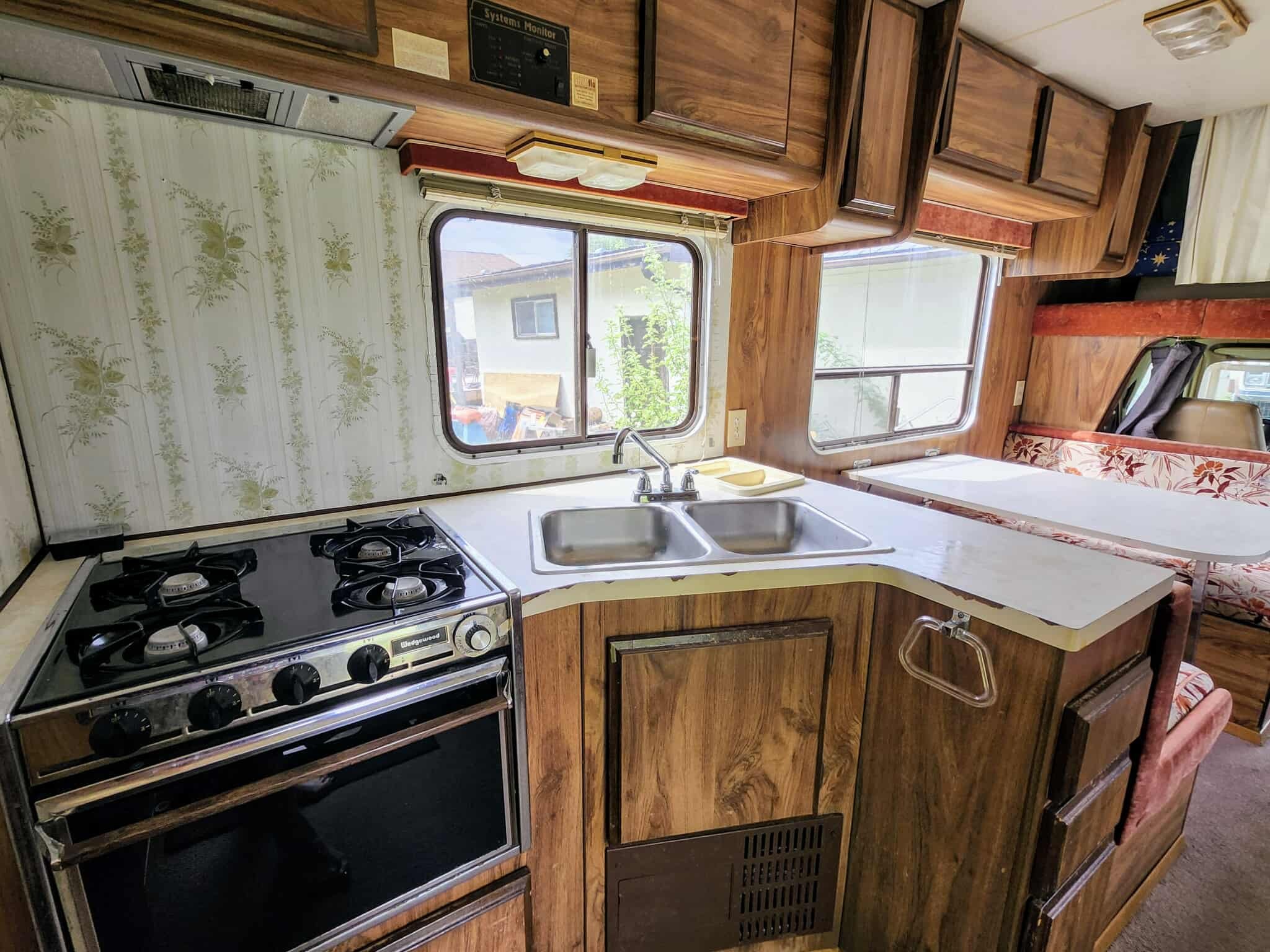 1984 GMC frontier motorhome - RVs & Campers - Grand Forks, British ...