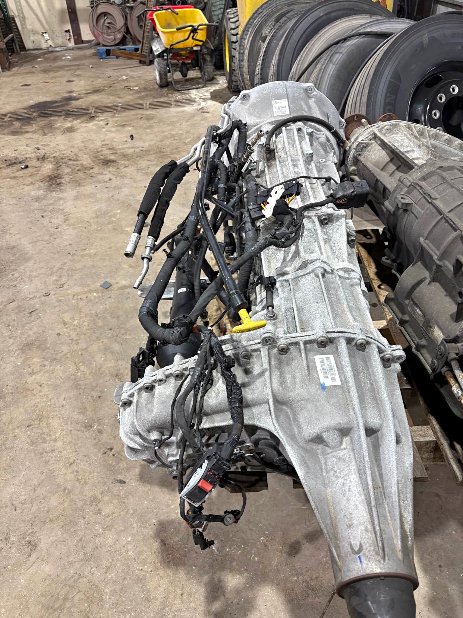 Transmission with transfer case - Car Engines & Engine Parts - Wheeling ...