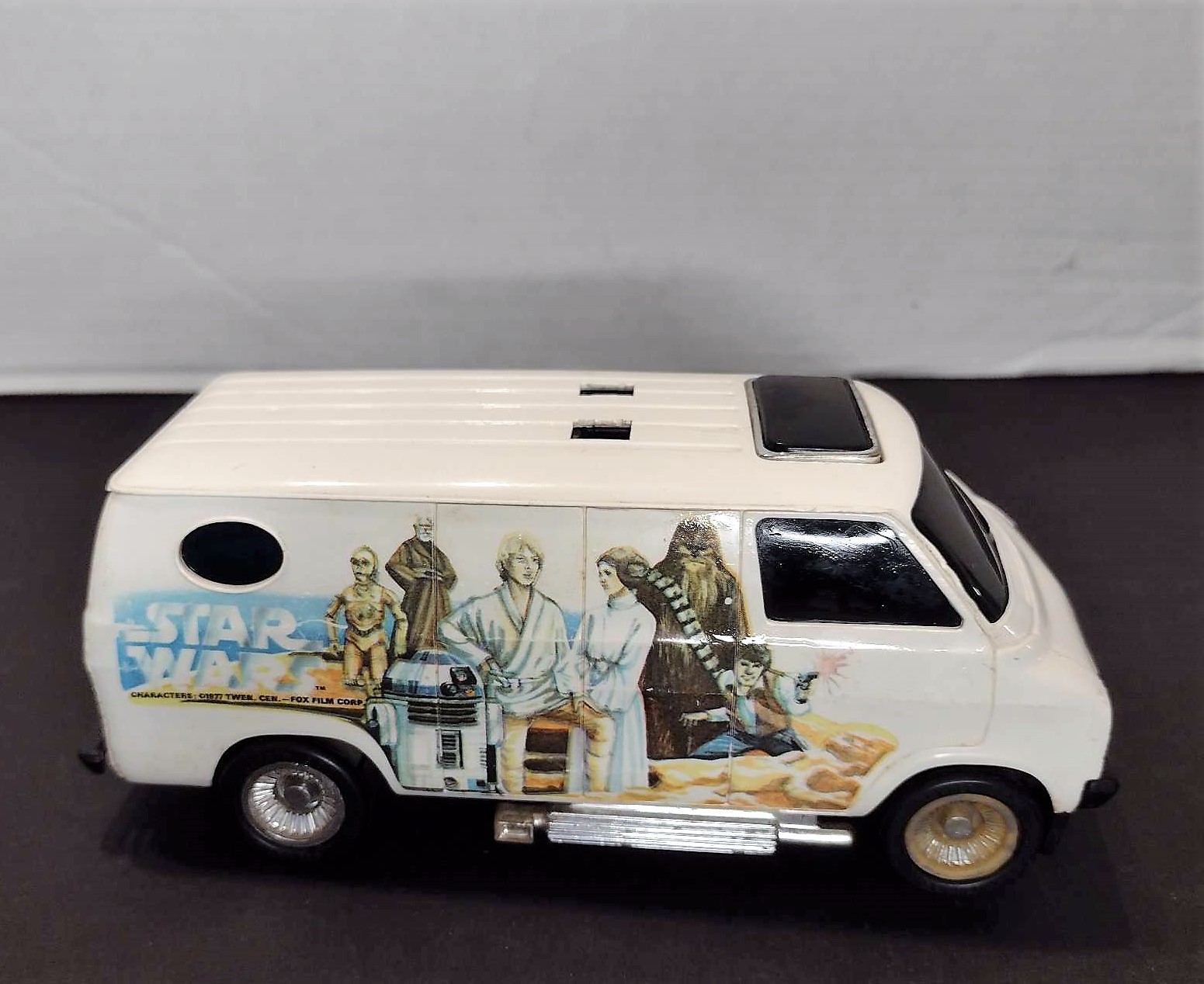 Vintage 1977 Kenner SSP Star Wars van with zip cord action
