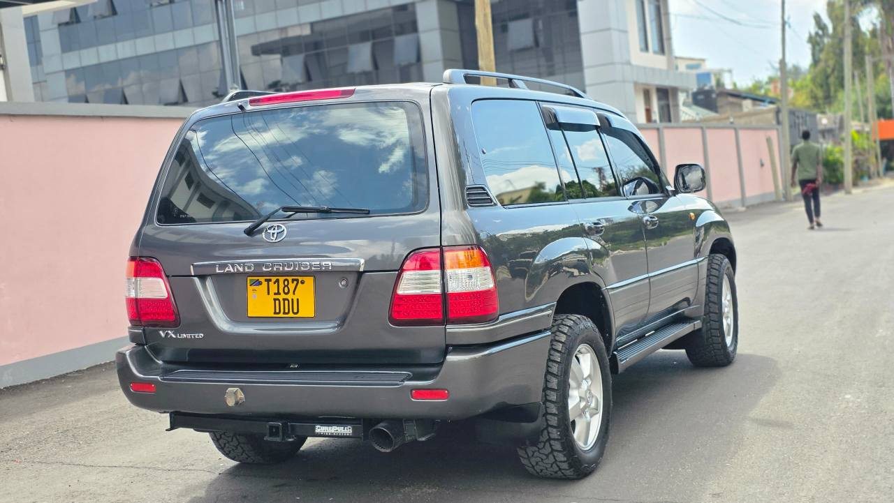 Bei / Price : 37 Milion Contact : 0654 406 041 Make : Land Cruiser