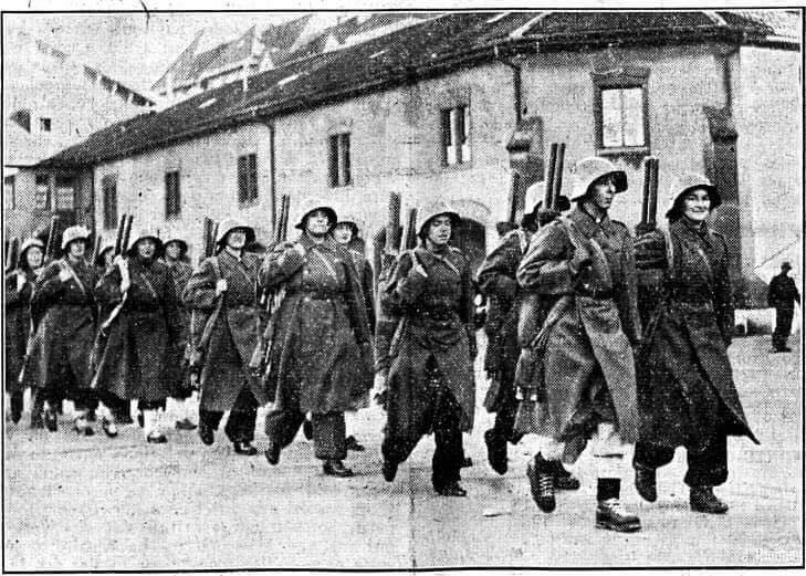 Kaiserreich - Swiss troops demobilizing, February 1937. Switzerland ...