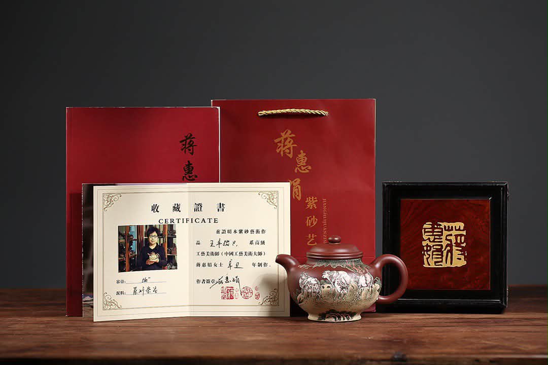 五牛掇只】 泥料：家藏黄龙山原矿紫泥.560cc 作者：‮惠蒋‬娟国家级高级‬