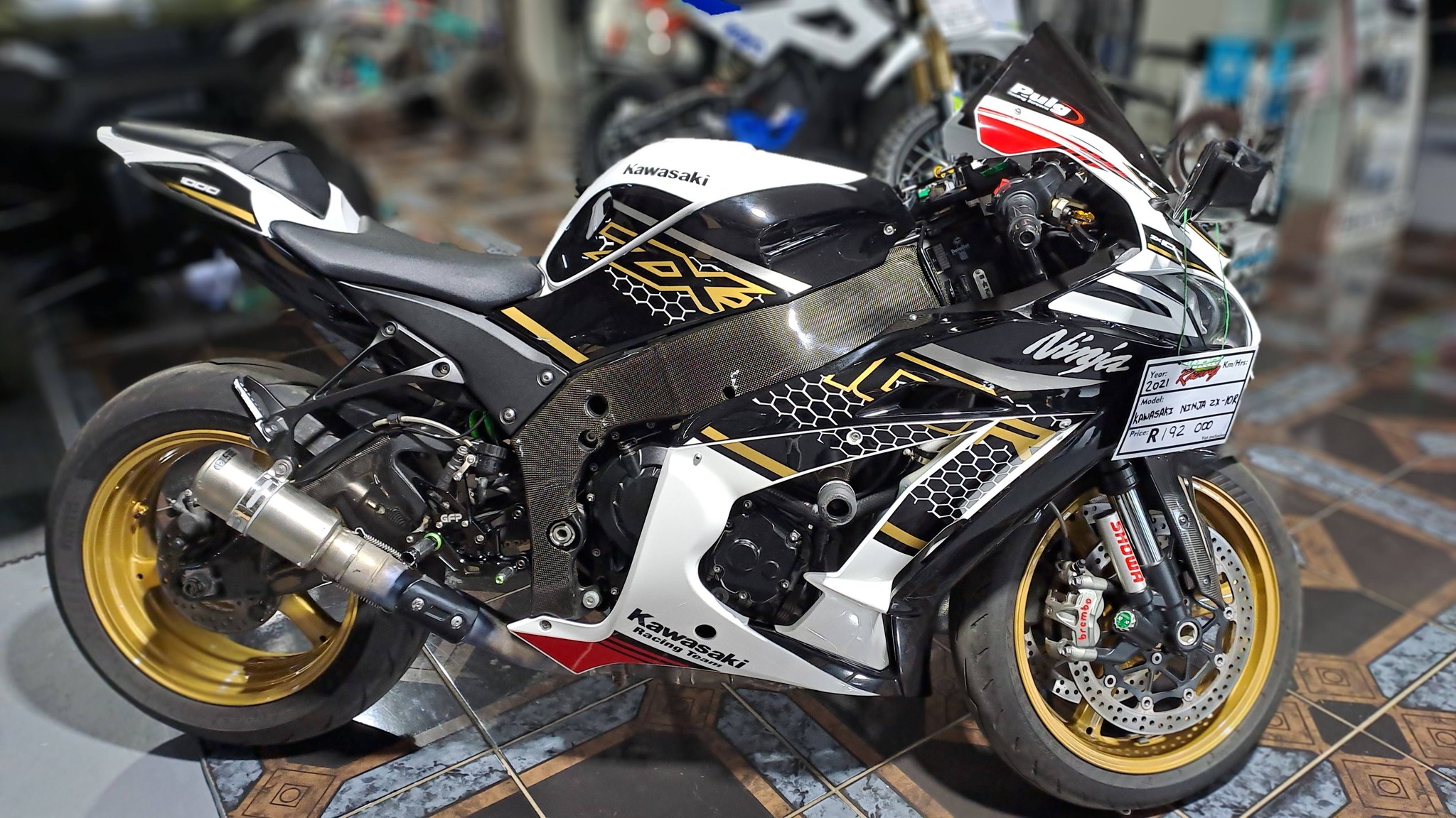 ジョニー 🚨 ZX-10R JUST LANDED 🚨 If your idea of therapy involves 200+ km