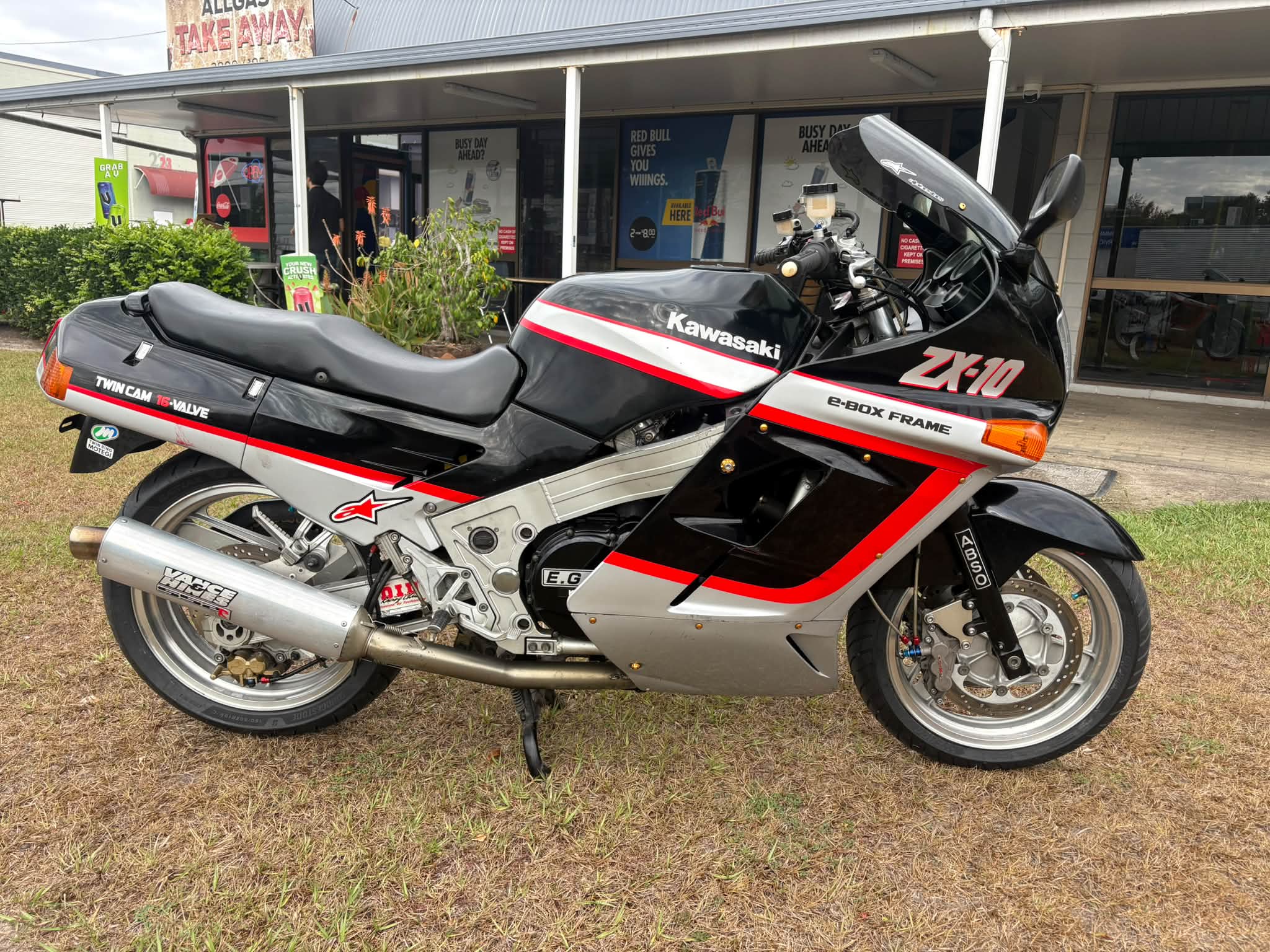 Kawasaki ZX 10 1989 As per pictures 28xxxklms Recently imported