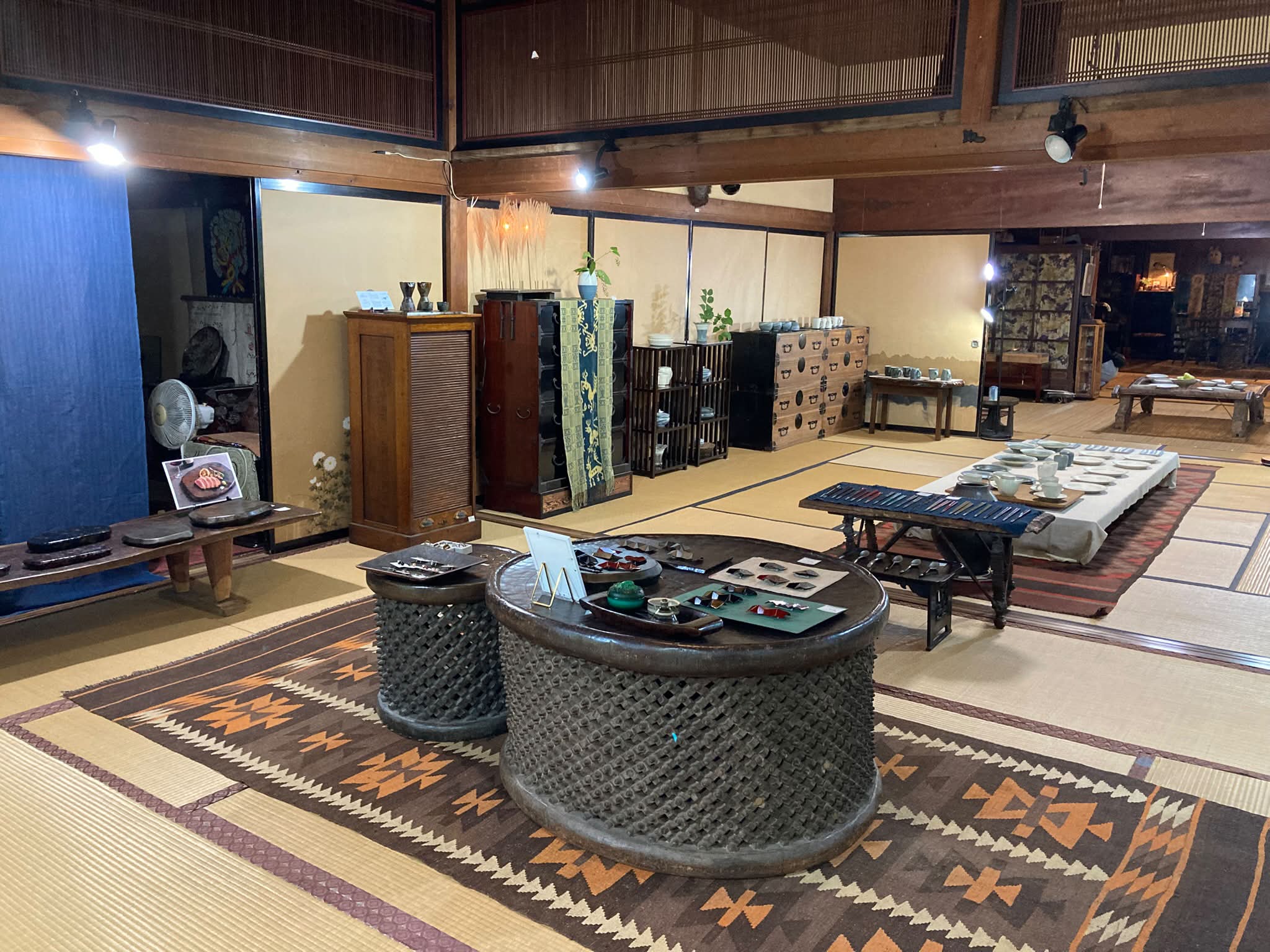 Sind 原口良子 秋の衣」 青が美しいシルクタフタのワンピース