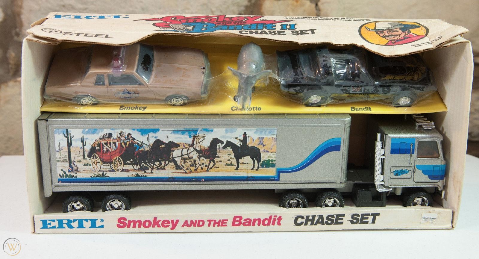 Smokey and the Bandit II ダイキャストカーセット The film Smokey and the Bandit II was released on August 15, 1980
