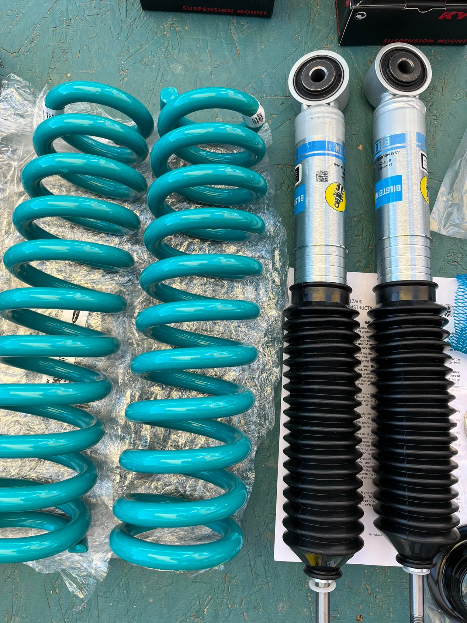10 Coil Spring Shock Compressor Set – Strut Suspension Tool – Remover & Installer – AJ/White Dog