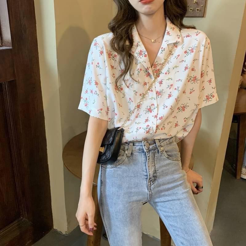 Metika Shop - เสื้อครอปลายดอกไม้ สีขาว รหัสสินค้า C1643... | Facebook
