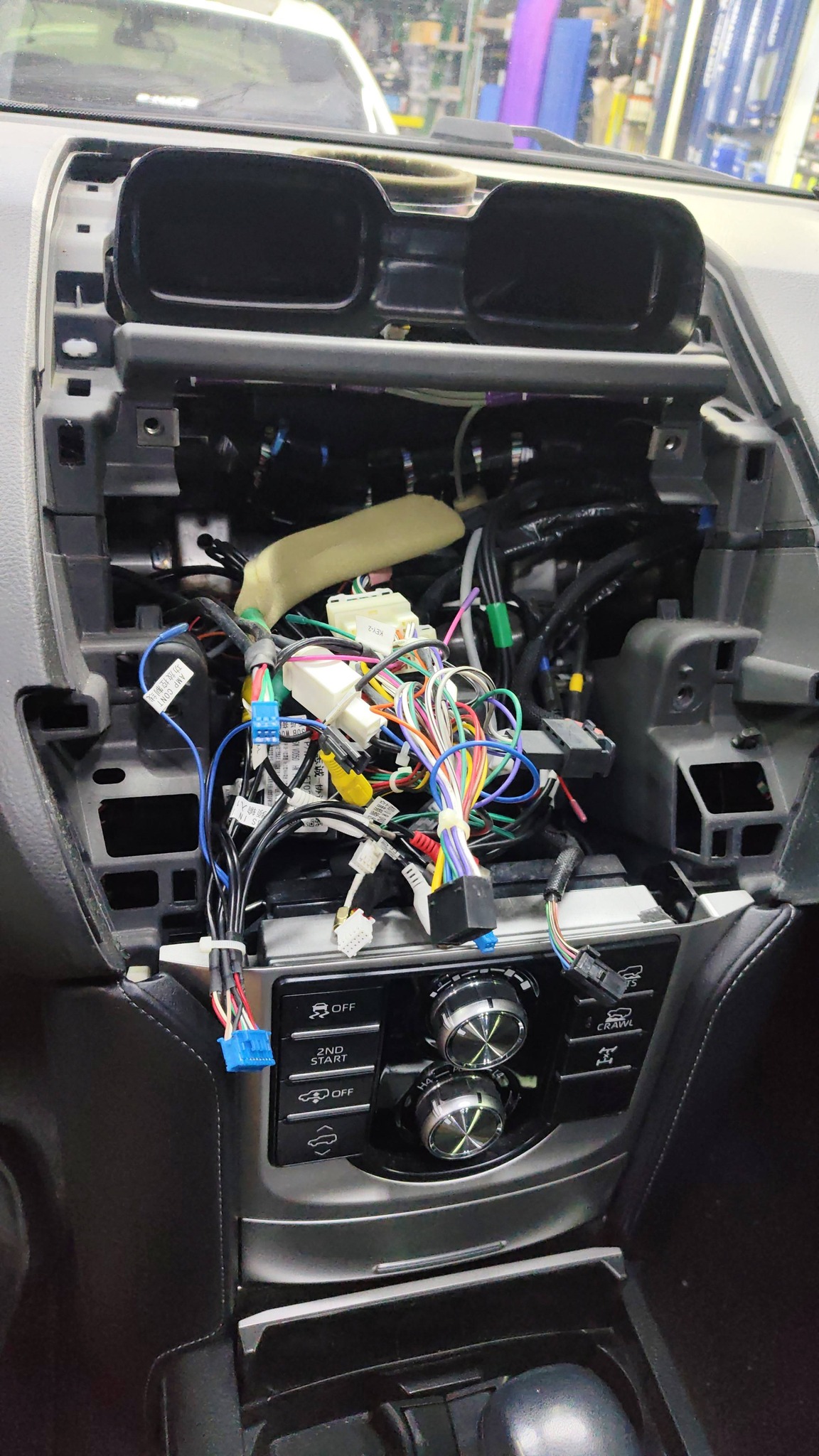 Class - Used Audison millennium Power 5 . 5 channel ampifire