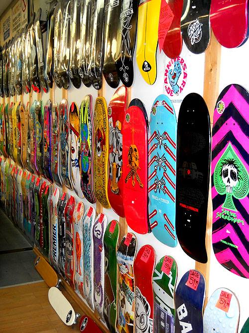 The Girl x Preduce Andrew Brophy pro model deck! 8.375 x 31.75