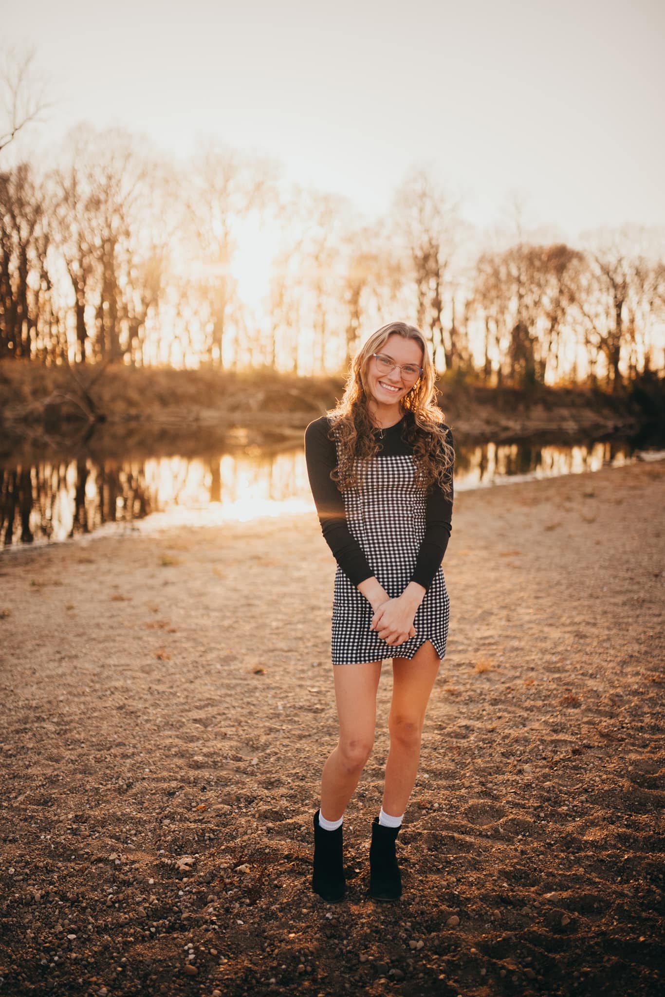 how to dress like a young lady can I more an adult? how to look like a girl