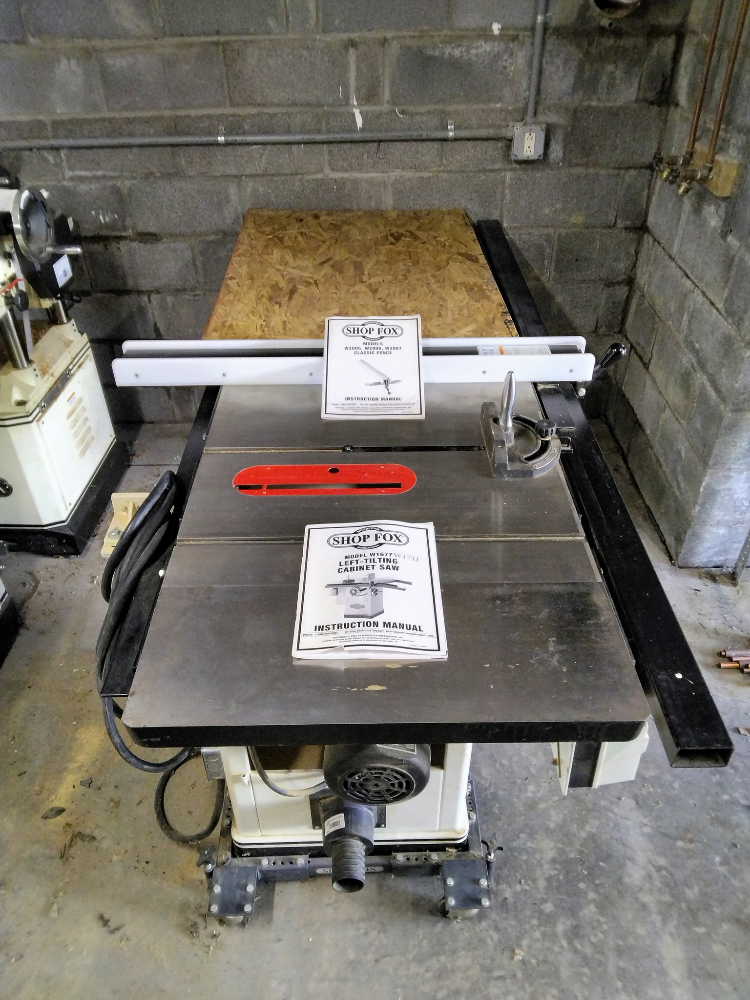 Shop Fox W1677 cabinet table saw for sale in Nashville, TN