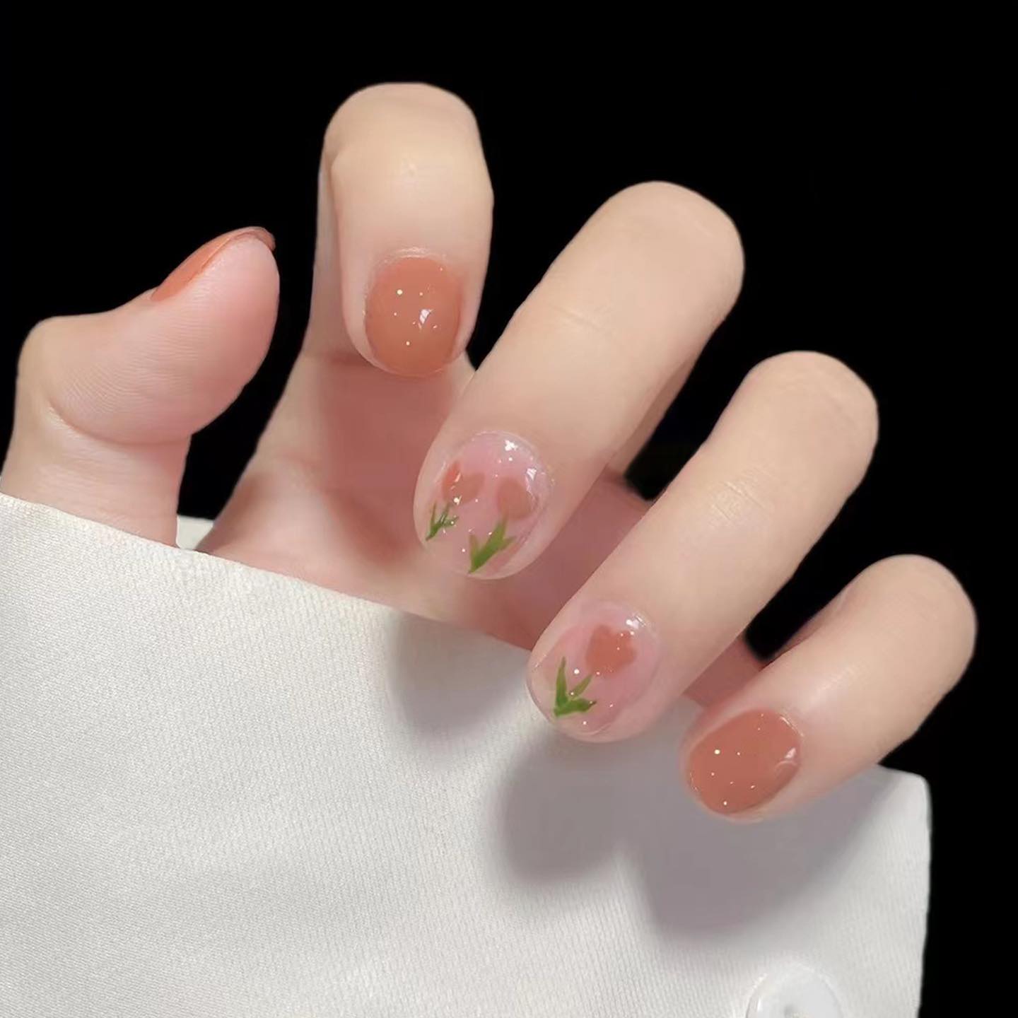 Nails.land - [ พร้อมส่ง ]🌷 เล็บปลอมลายดอกทิวลิป... | Facebook