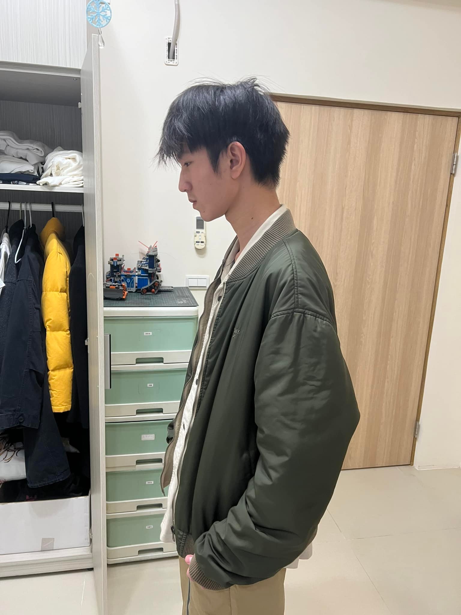 徐年鷹 - 我弟穿我的衣服是真的帥⋯⋯ 長這樣還185公分 以後我退活網 叫他來接鷹年 真的就是 ️🦅年