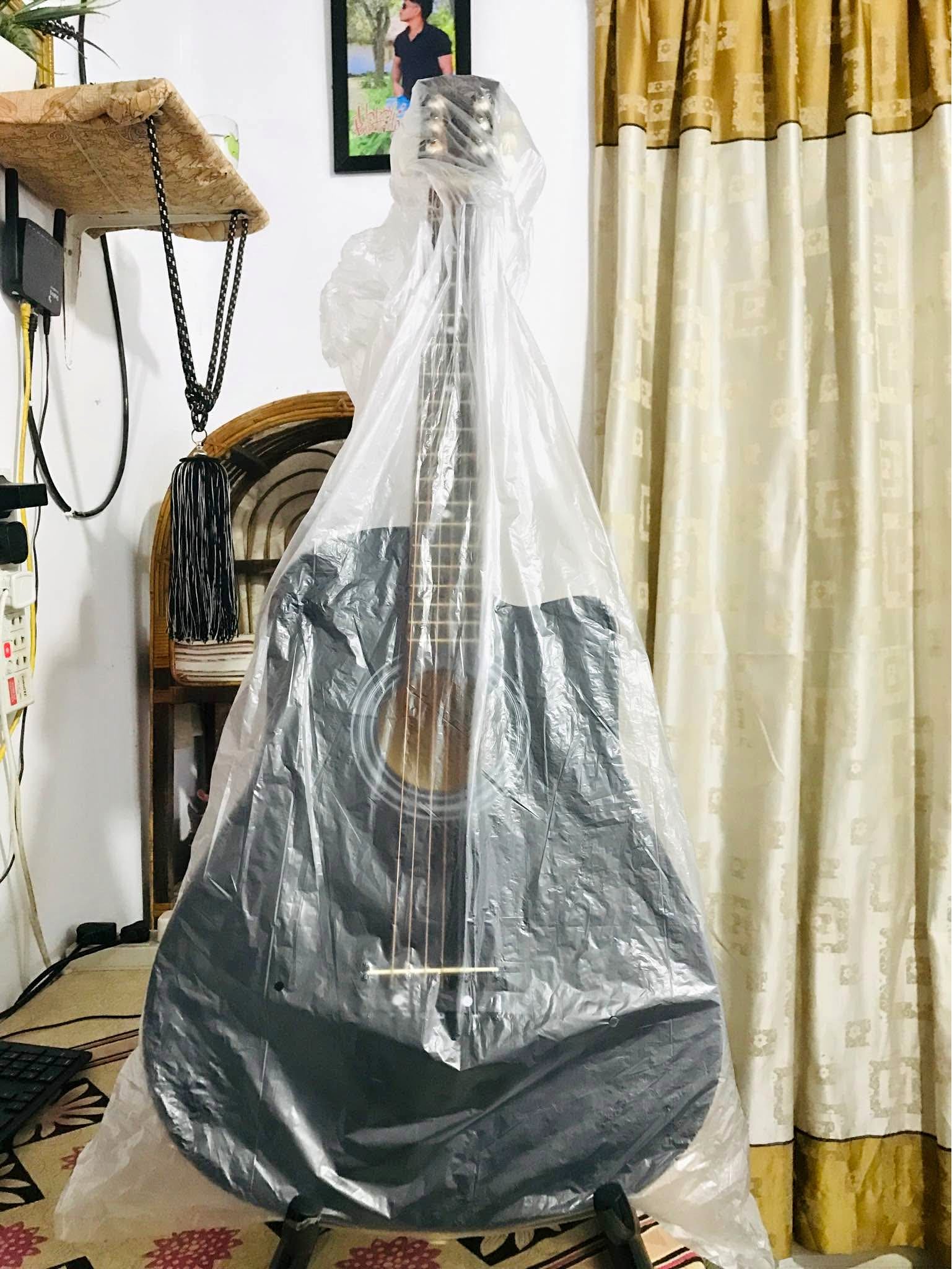 Imported Rock Star Box Guitar ️...🎸 - Cases - Nochchiyagama, Sri Lanka ...