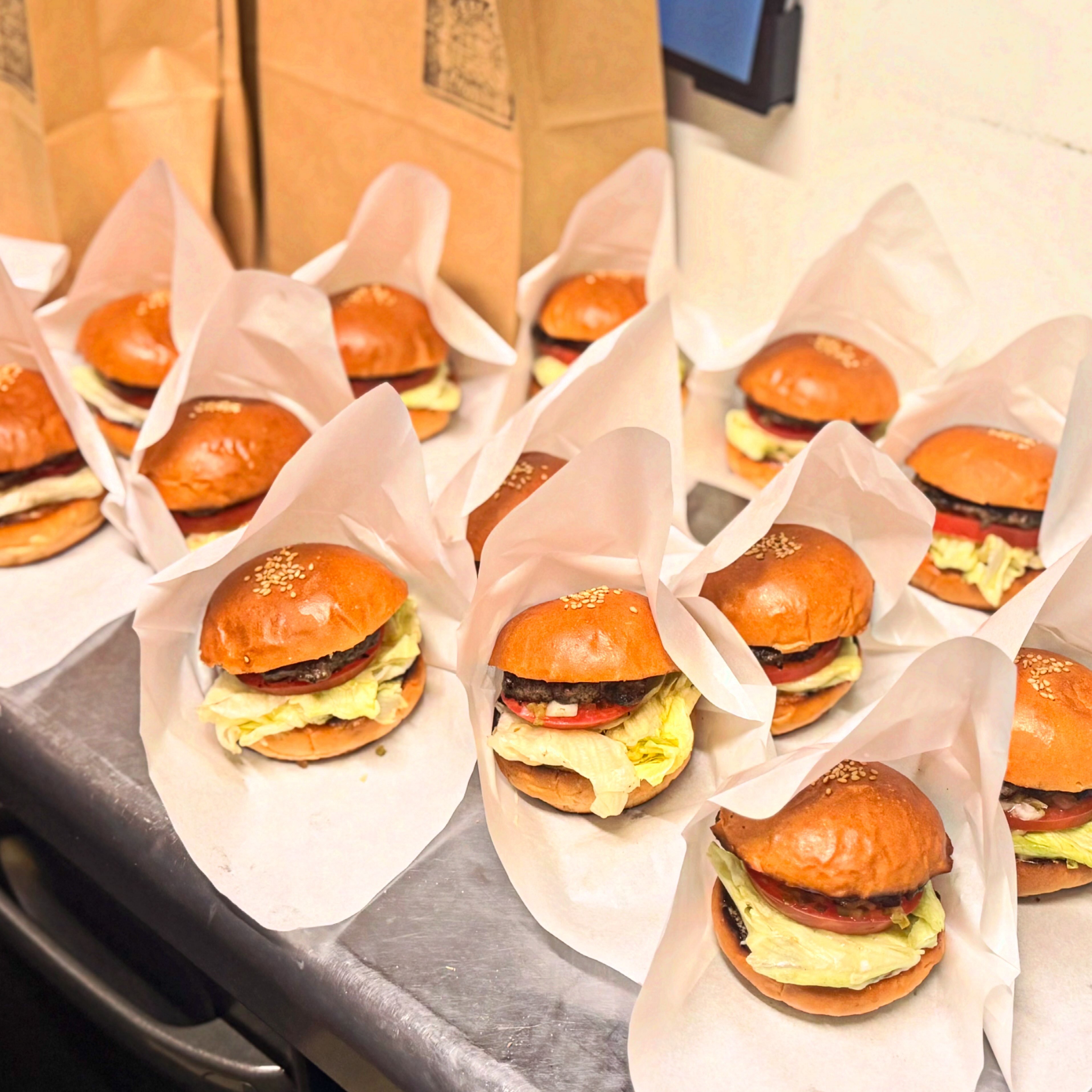 BurgerCafe honohono - おはよーございます！ 久しぶりにWOW(スノボの