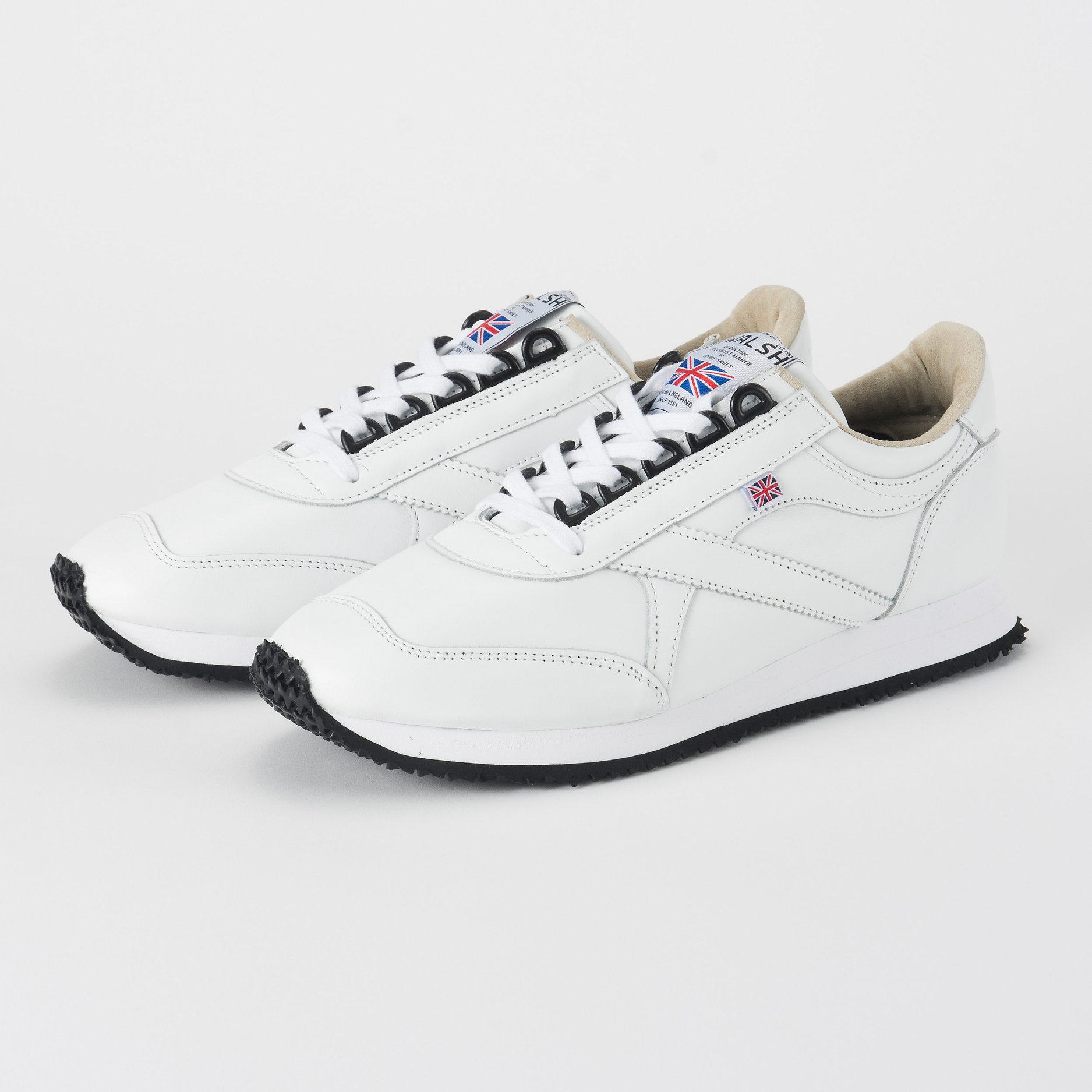 VOY50007 VOYAGER LEATHER WHITE Price : 26,000円（税別） Size : UK4 