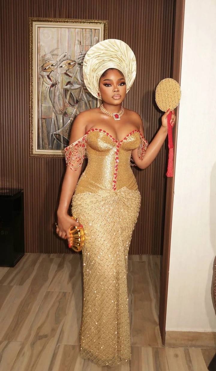 gold lace dress styles Stunning Champagne Asoebi For A Classy Appearance #AsoEbiStyles #LaceFashion #ChampagneGold #AfricanFashion #WeddingGuestStyle #ElegantLooks #StyleInspiration gold lace styles for wedding
