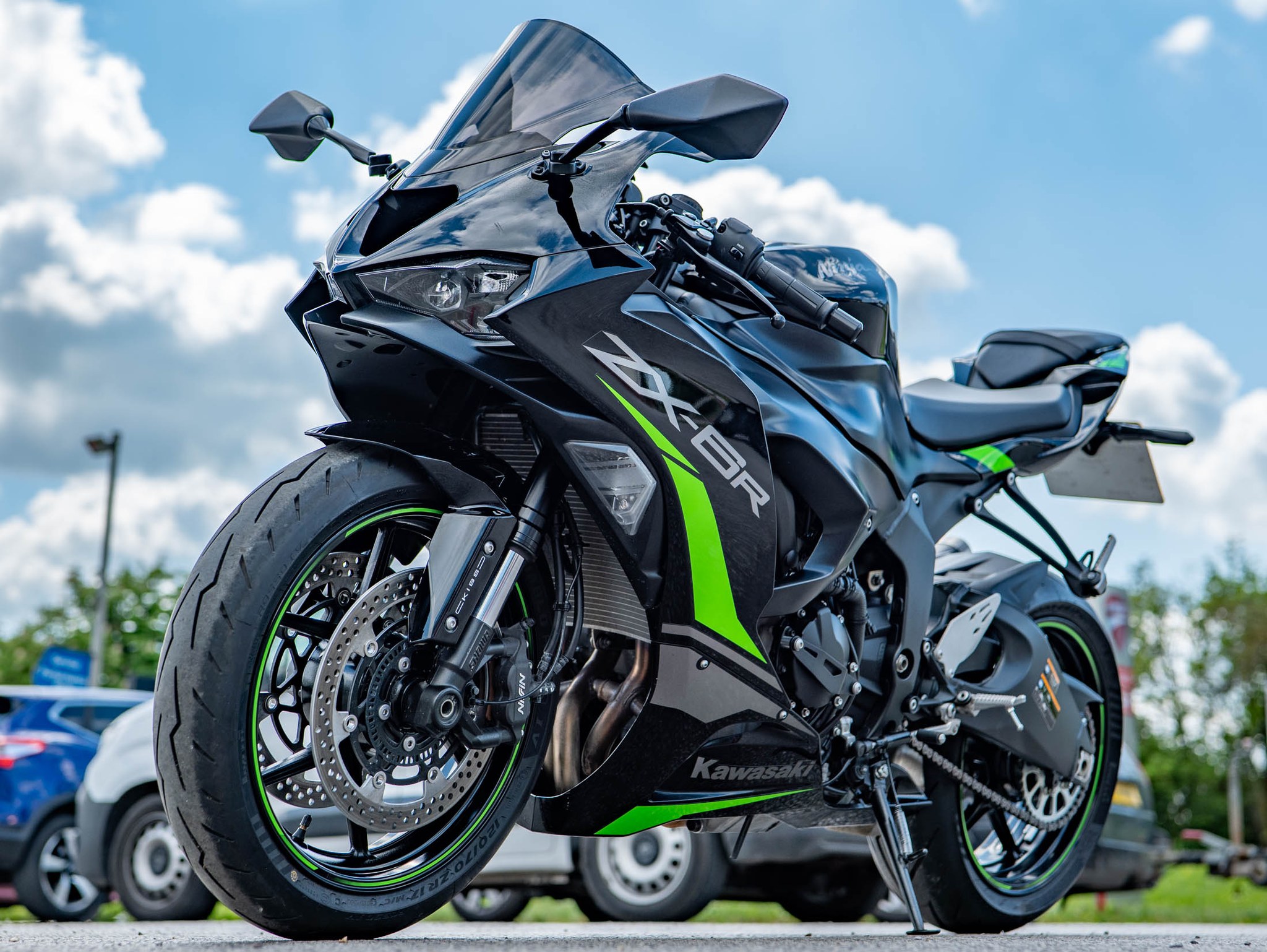 🏍️ FOR SALE: 2025 Kawasaki Ninja ZX-6R (636cc) 🏍️ Looking for