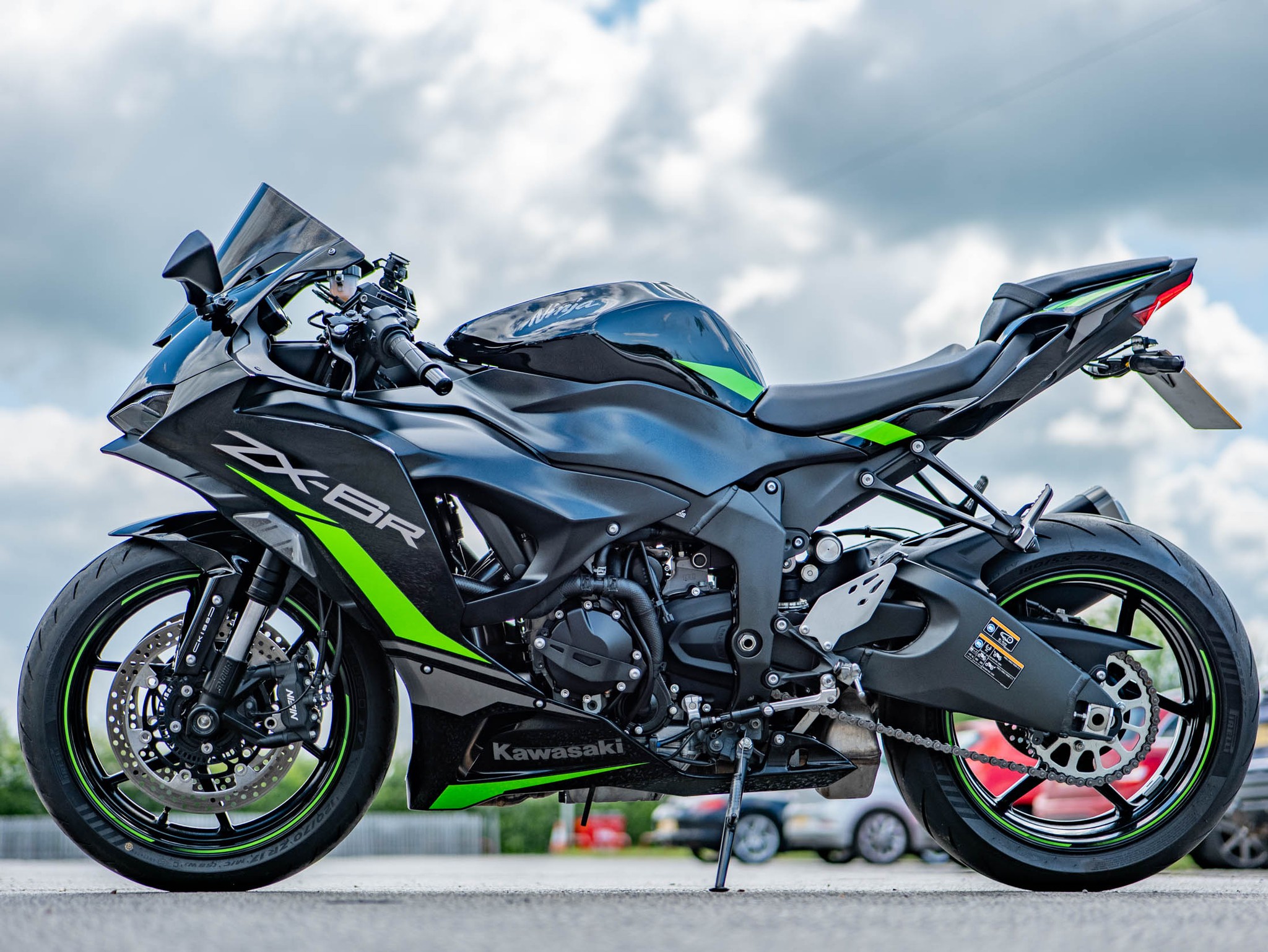 🏍️ FOR SALE: 2025 Kawasaki Ninja ZX-6R (636cc) 🏍️ Looking for