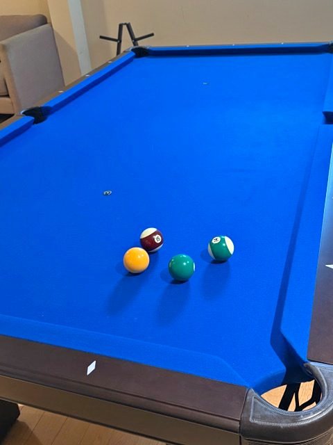 Selling a high-quality Olhausen 8ft pool table in excellent condition ...